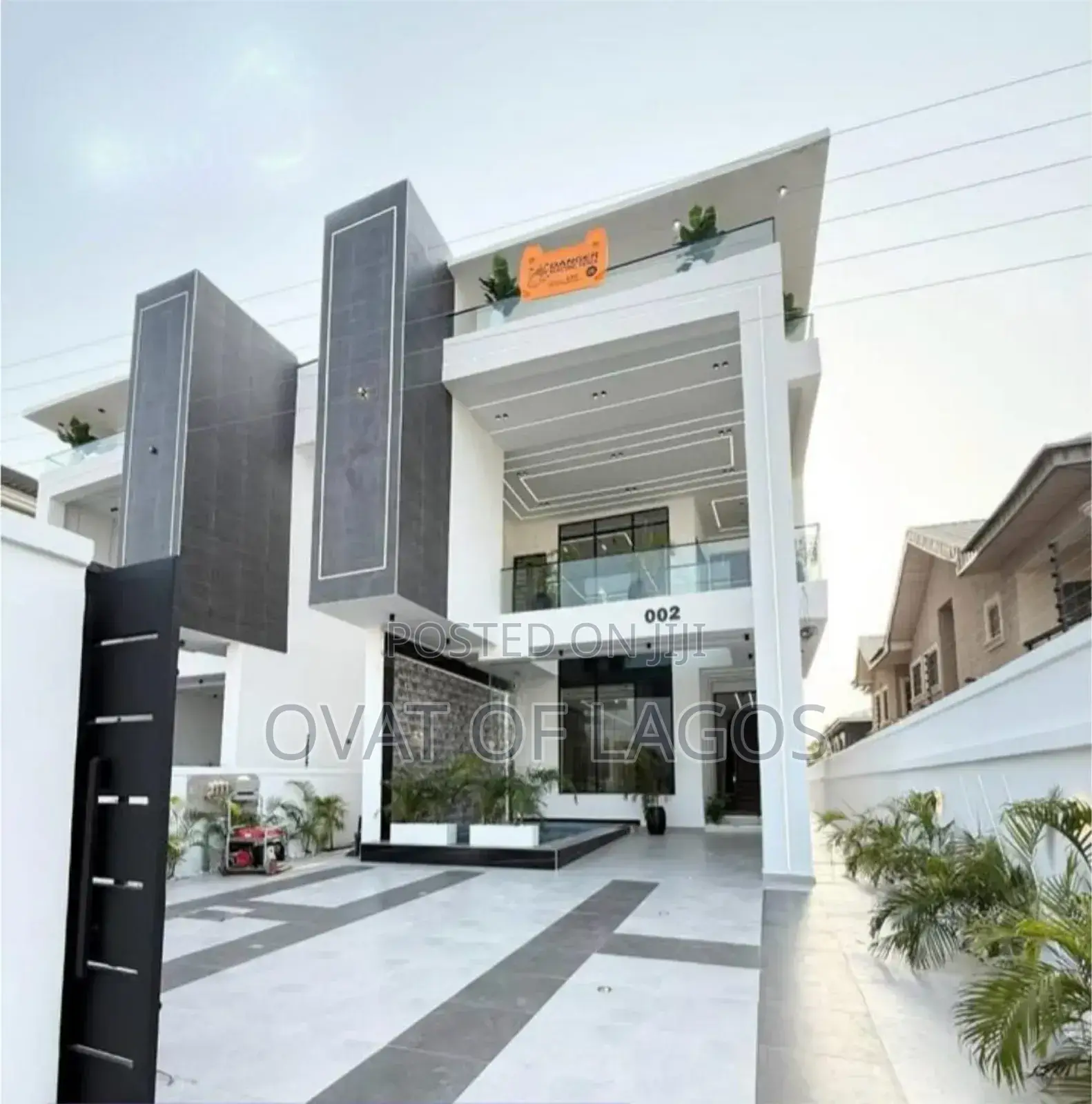 5bdrm Duplex in Ikota Villa for sale