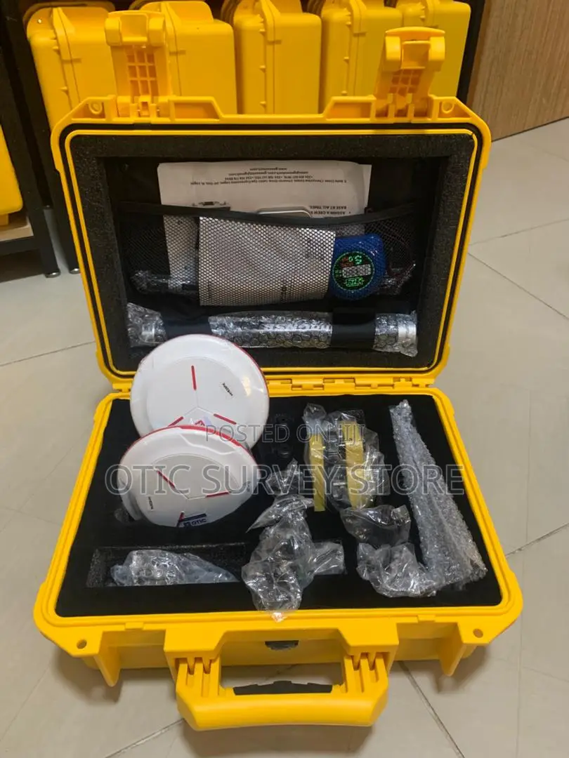 Sinognss T30 GNSS Receiver, GPS Surveying Device for Land Surveyors