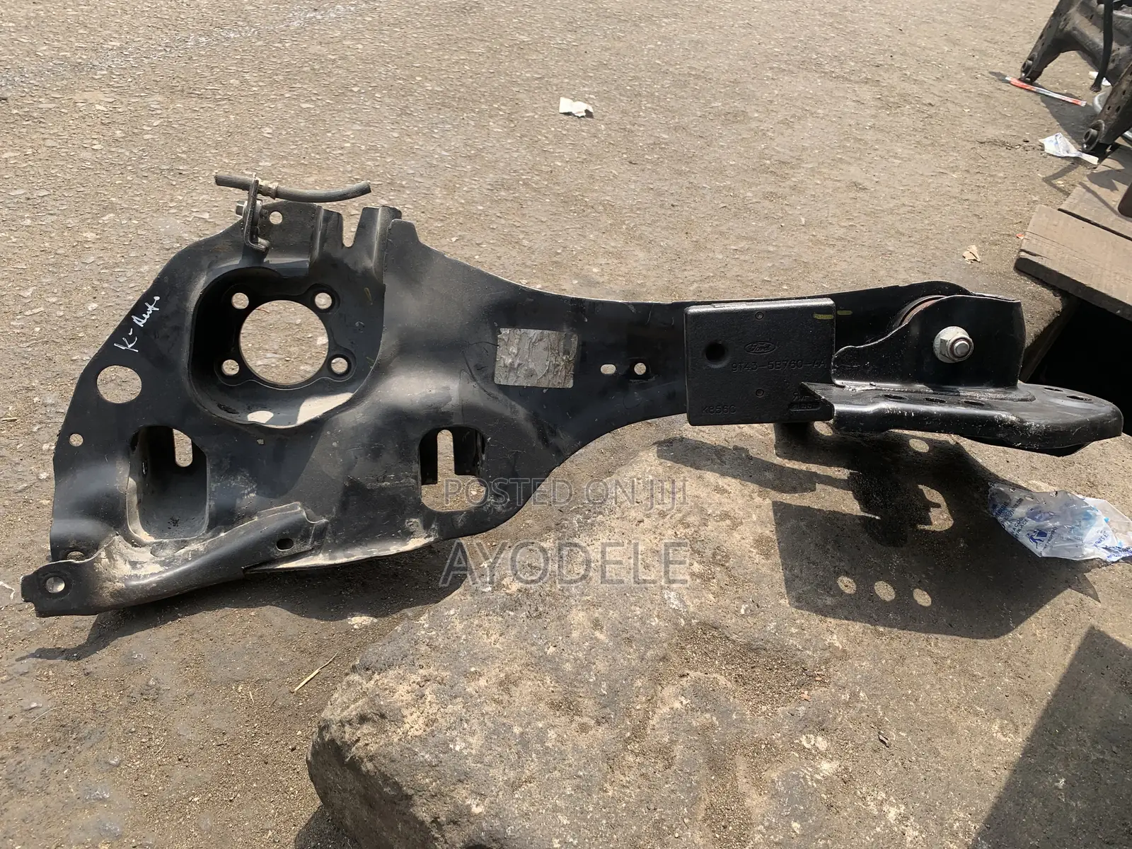 Ford Edge Back Hub Spindle 2008