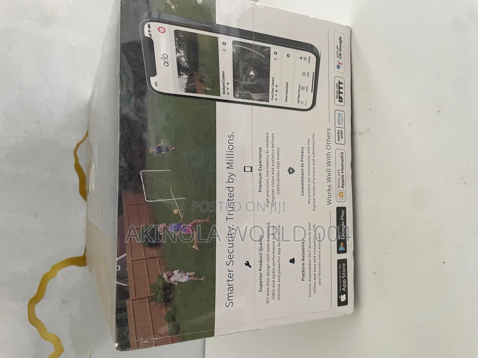Brand New Arlo Ultra 2 Security Camera +Smart Hub