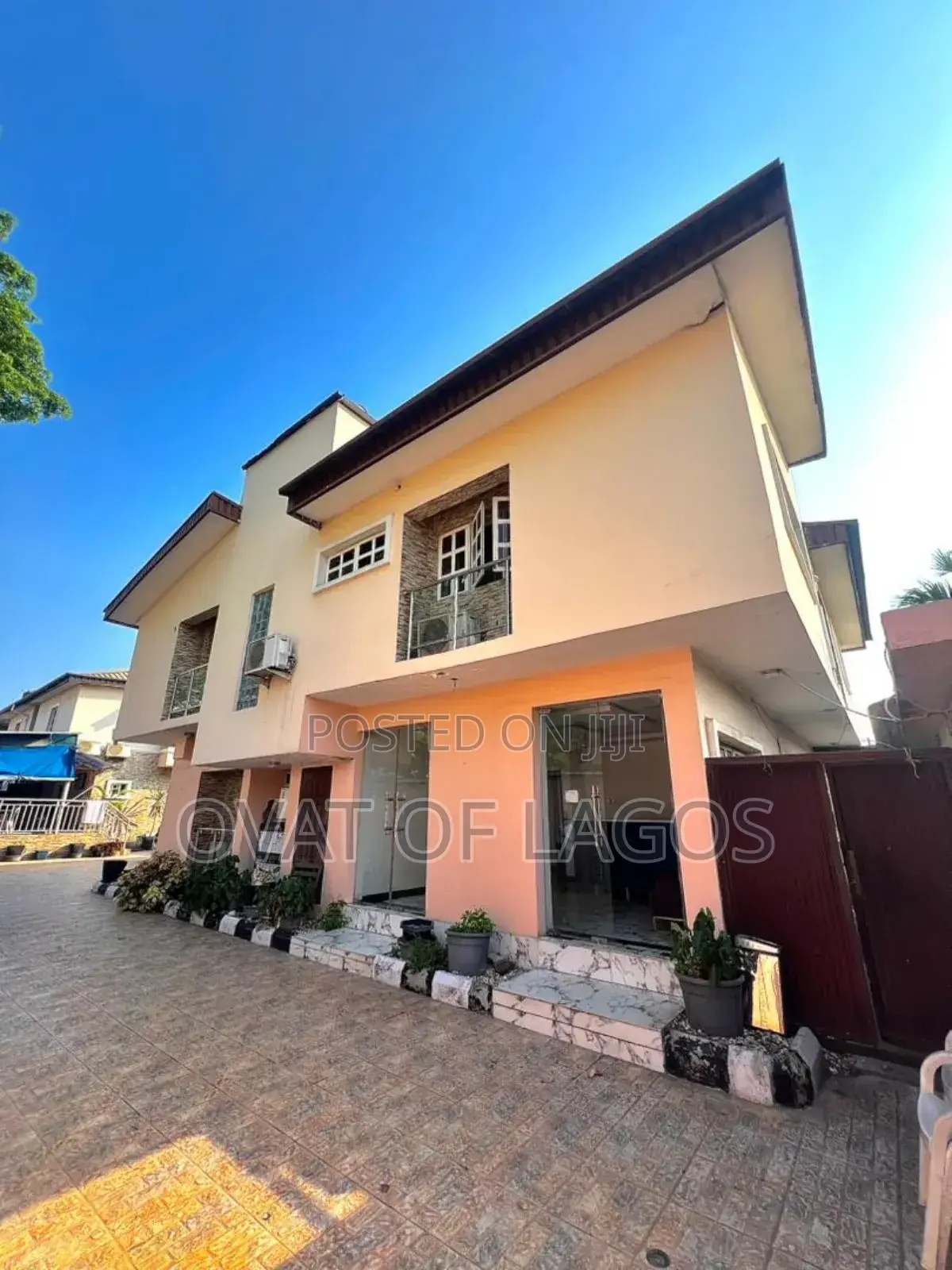 17 Rooms Hotel With Swimming Pool and Lounge
