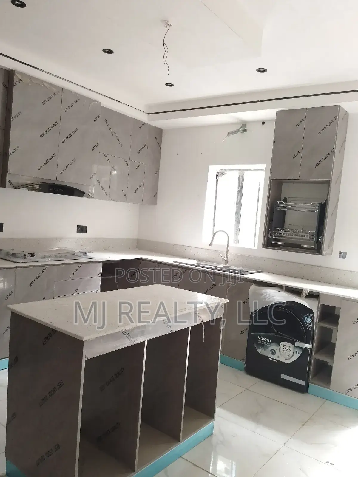 4bdrm Townhouse/Terrace in Adeniyi Jones for sale