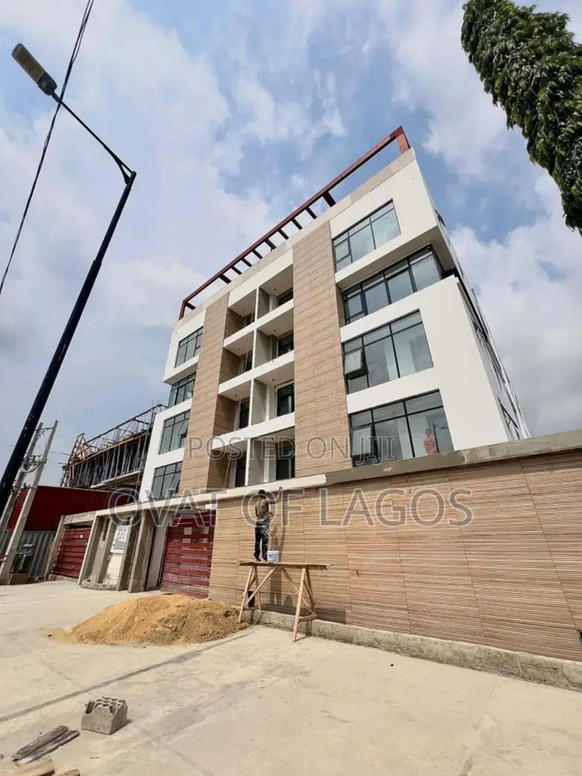 2bdrm Apartment in Lekki Phase1 for sale
