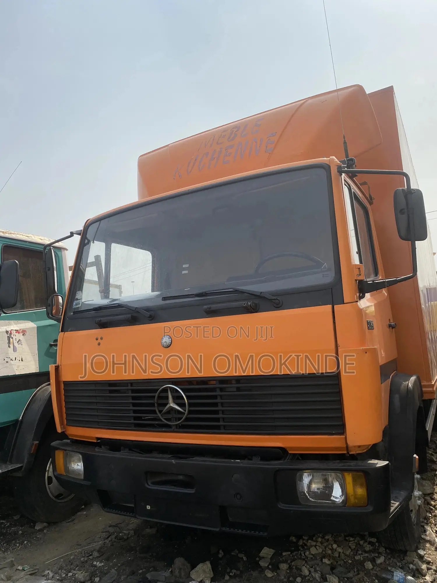 814 Mercedes Benz Container Truck