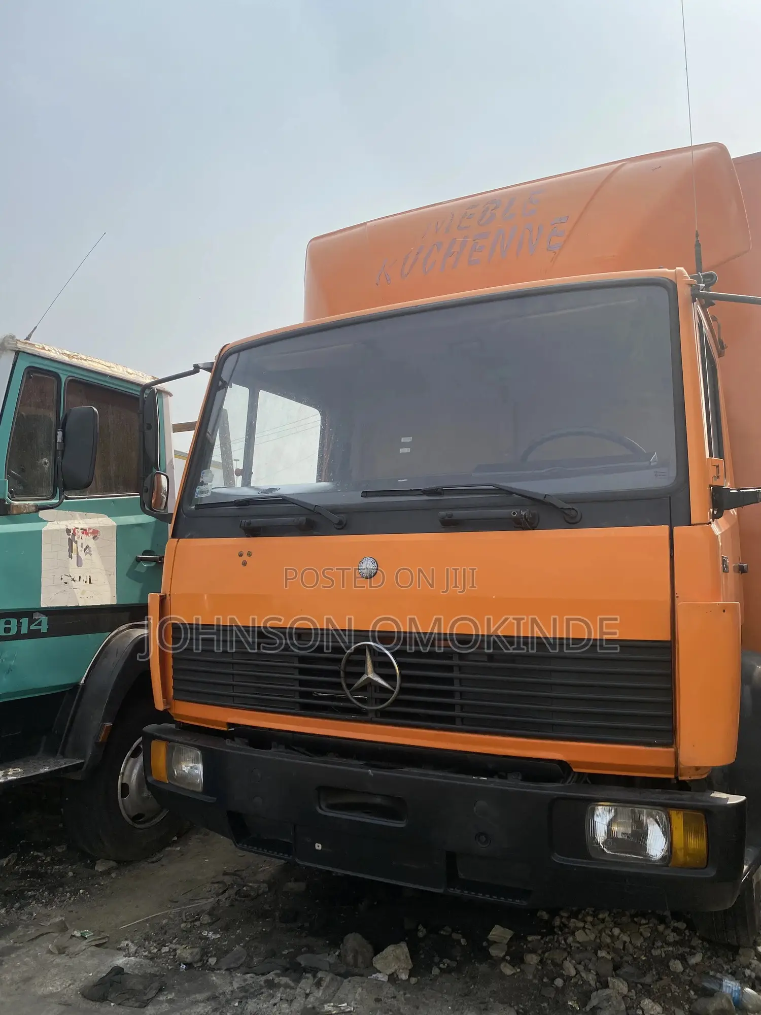 814 Mercedes Benz Container Truck