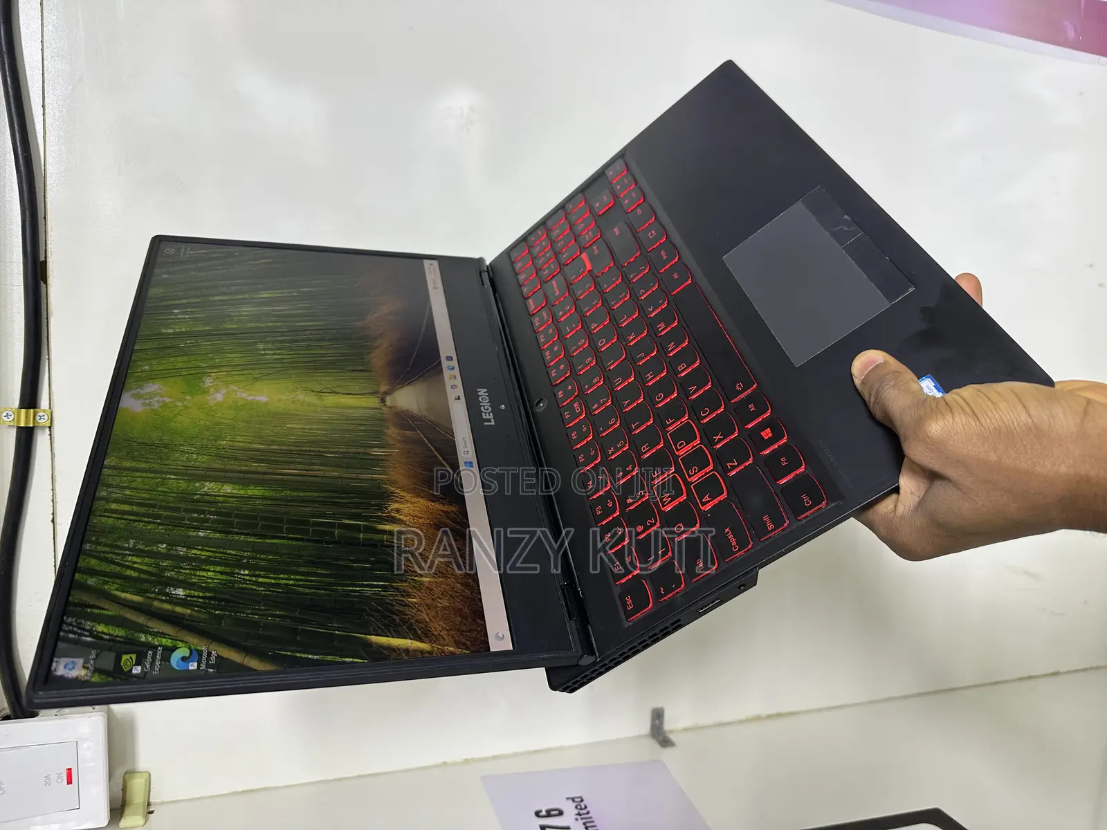 Lenovo Legion Y7000P IRX9 Gaming Laptop 16GB Intel Core I5 SSD 512GB