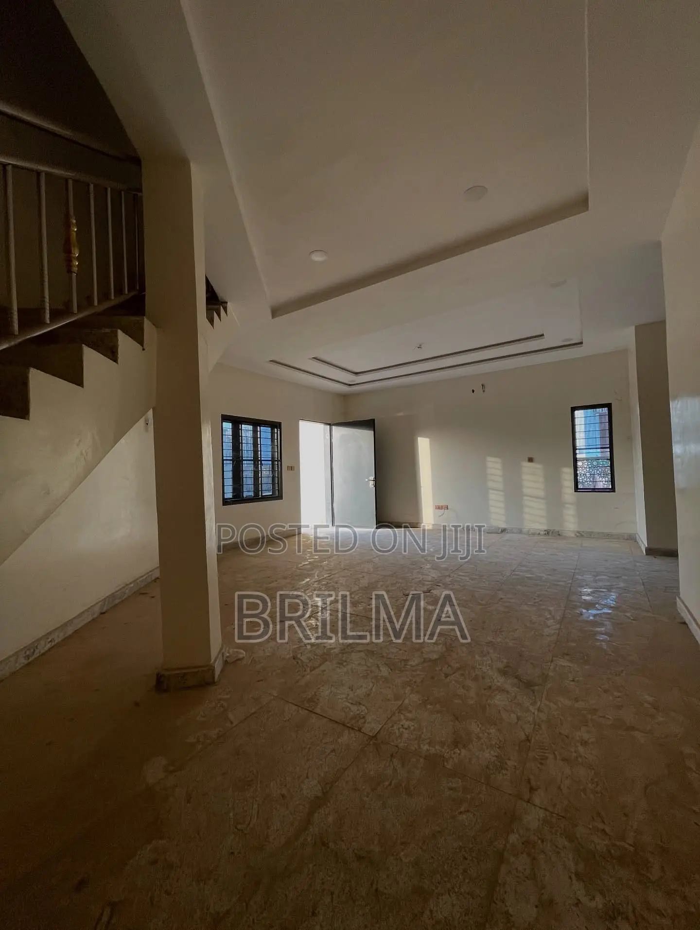 5bdrm Duplex in Jahi for sale