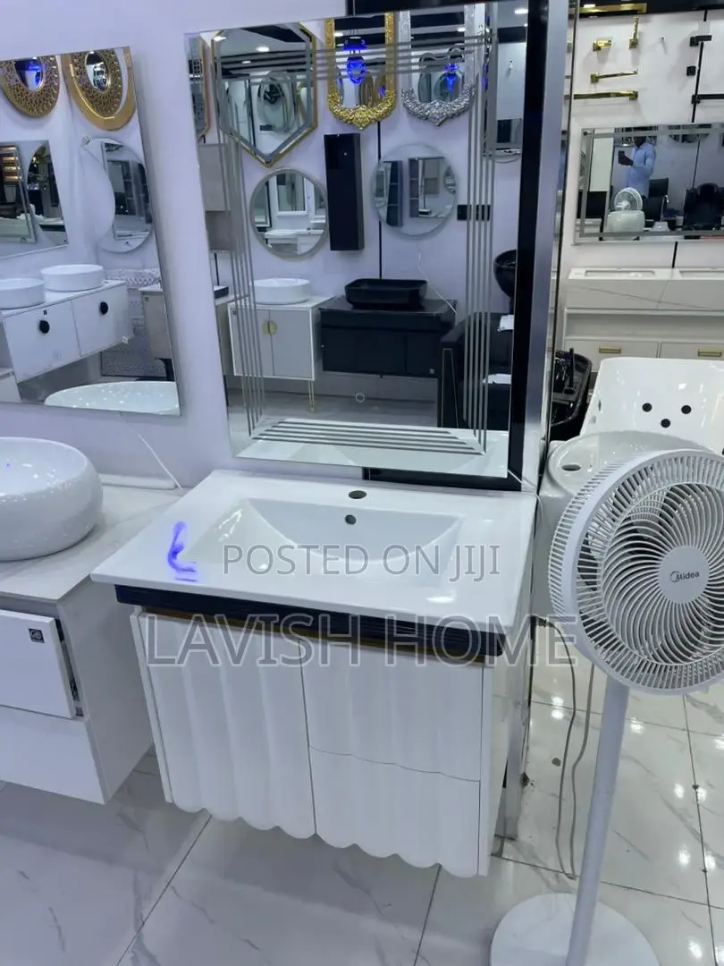 High Quality Cabinets Set With Sensor Mirror Light