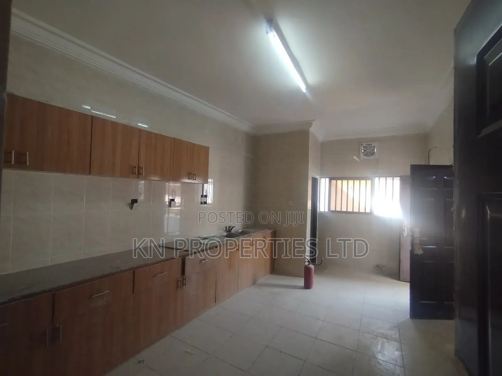3bdrm Apartment in Wuse 2 for rent