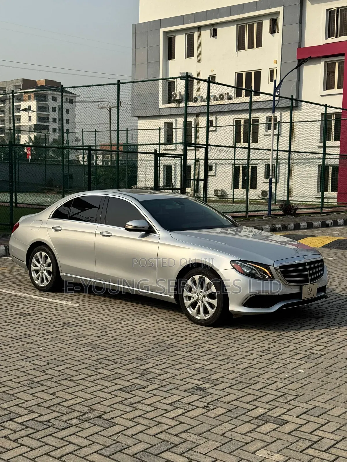 Mercedes-Benz E300 4Matic AWD Sedan (2.0L 4cyl 9A) 2017 Silver