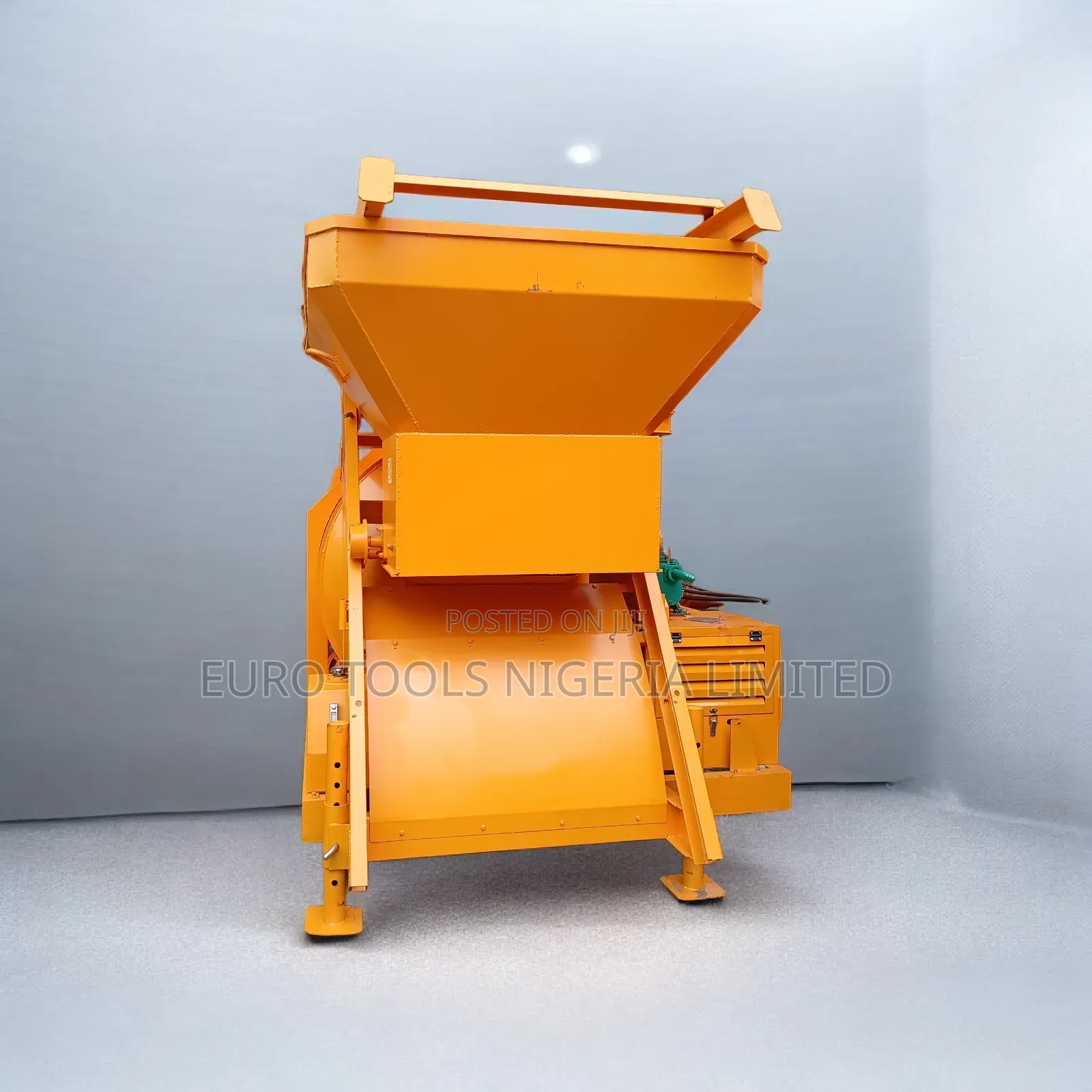 Self Loading Concrete Mixer 750litres
