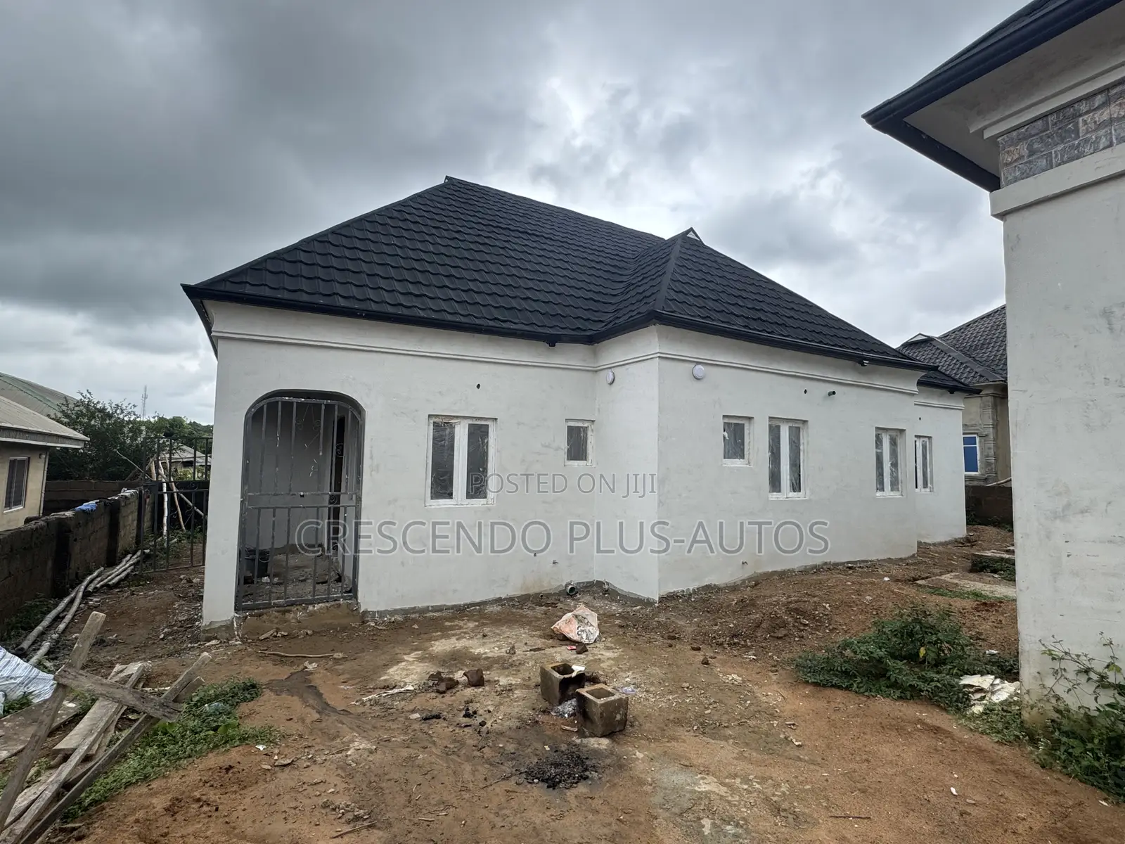 5bdrm Bungalow in Oluana, Ibadan for sale