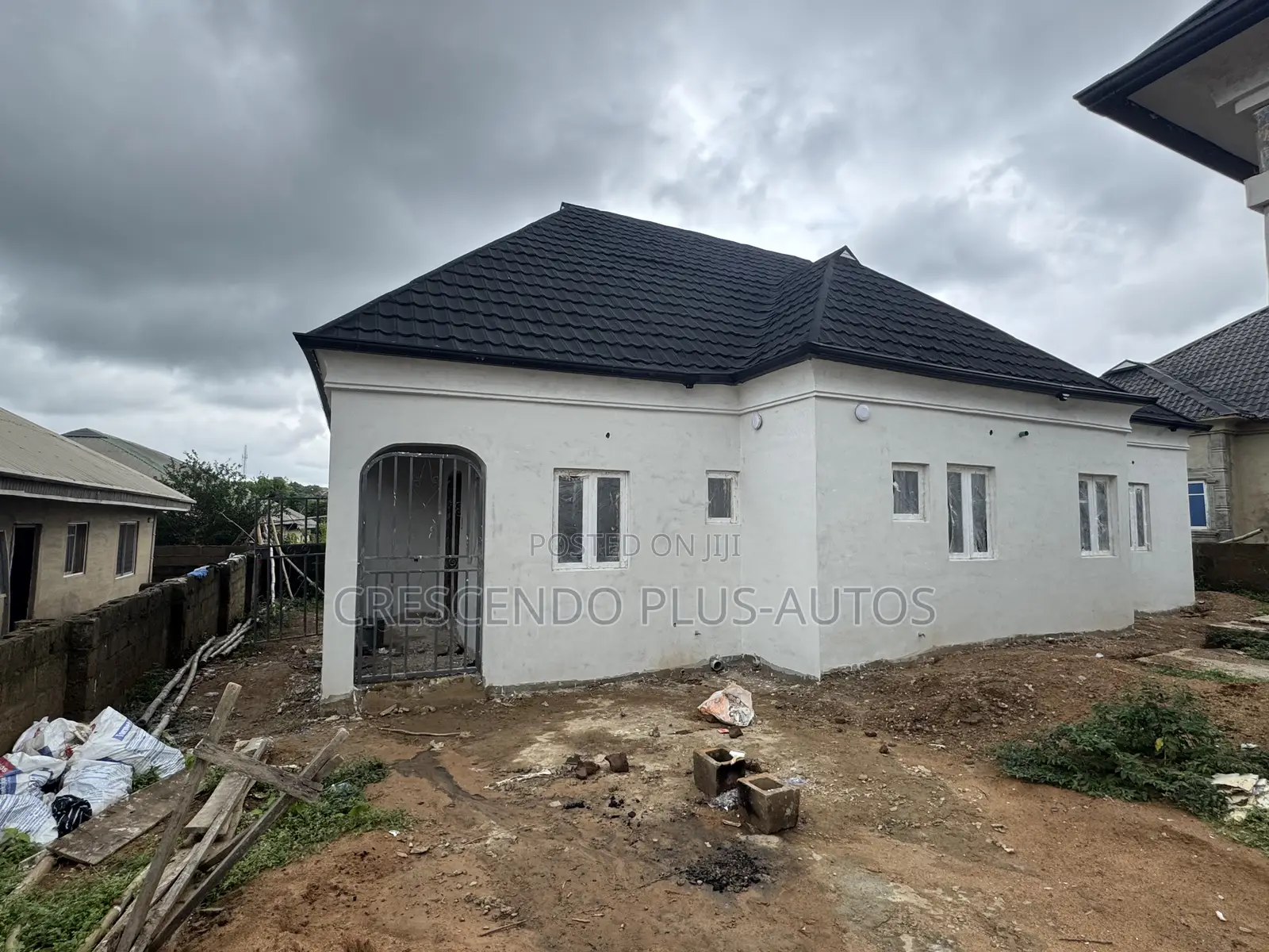 5bdrm Bungalow in Oluana, Ibadan for sale