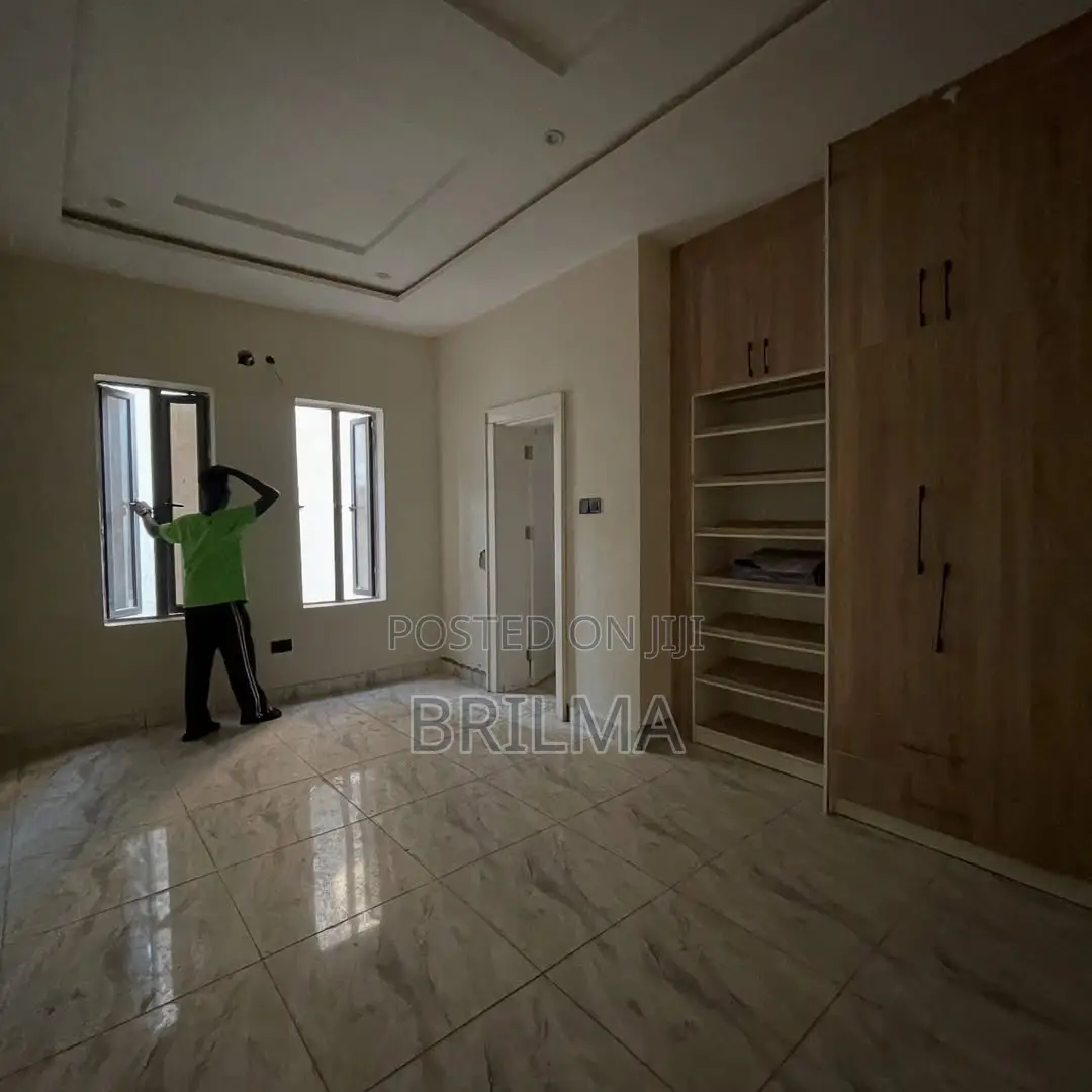 1bdrm Block of Flats in Jahi for sale