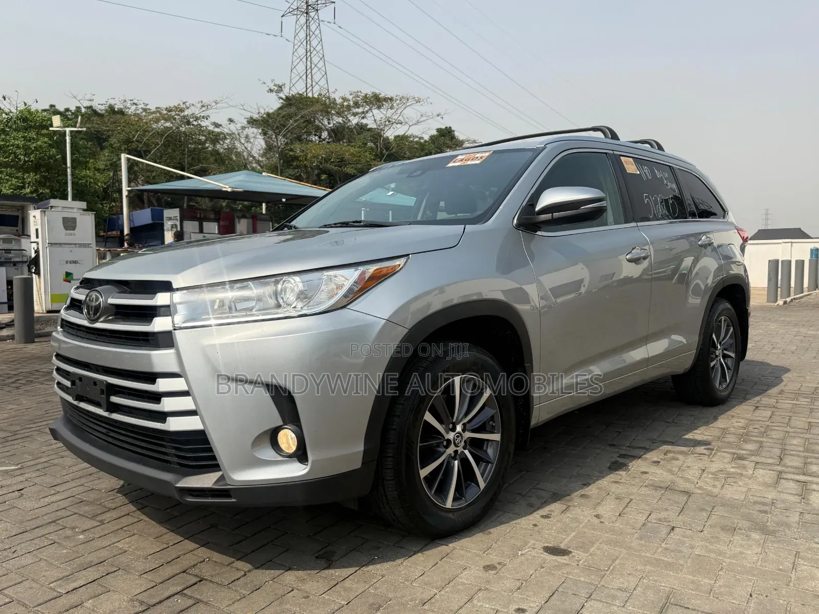 Toyota Highlander XLE 4x4 V6 (3.5L 6cyl 8A) 2017 Silver
