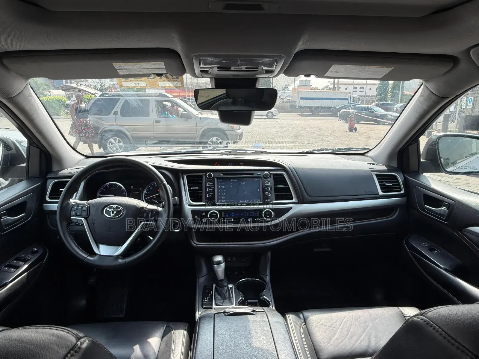 Toyota Highlander XLE 4x4 V6 (3.5L 6cyl 8A) 2017 Silver