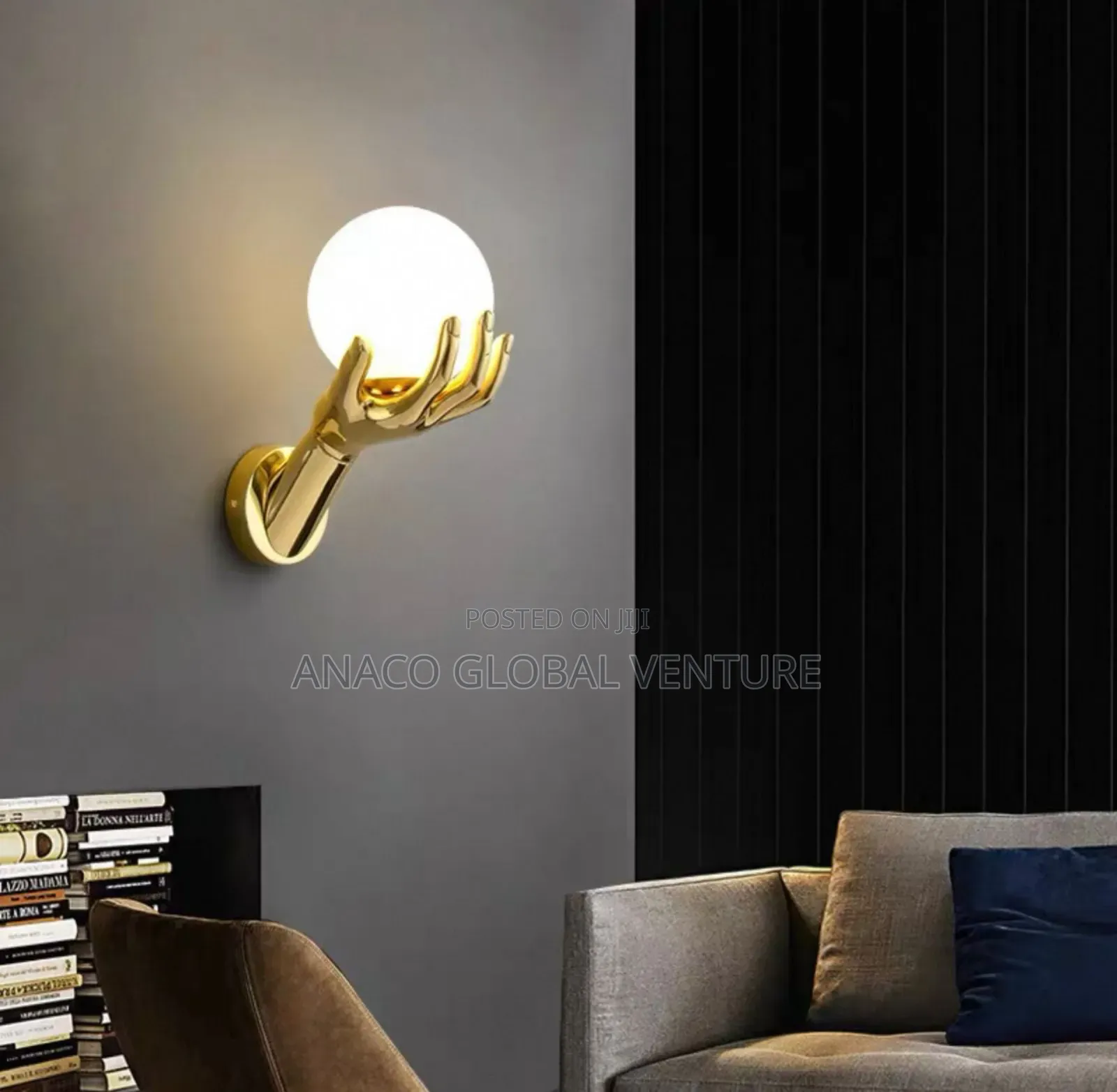 Classic Hand Holding Led Wall Light Gold Body