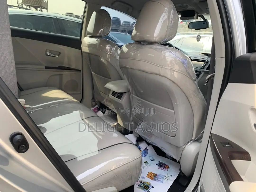 Toyota Venza V6 AWD 2010 Silver