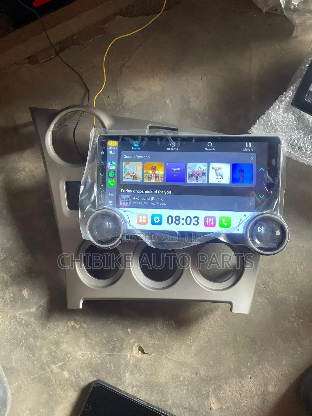 Toyota Matrix 2010 Two Nob Navigation Apple Carplay/Reverse Camera