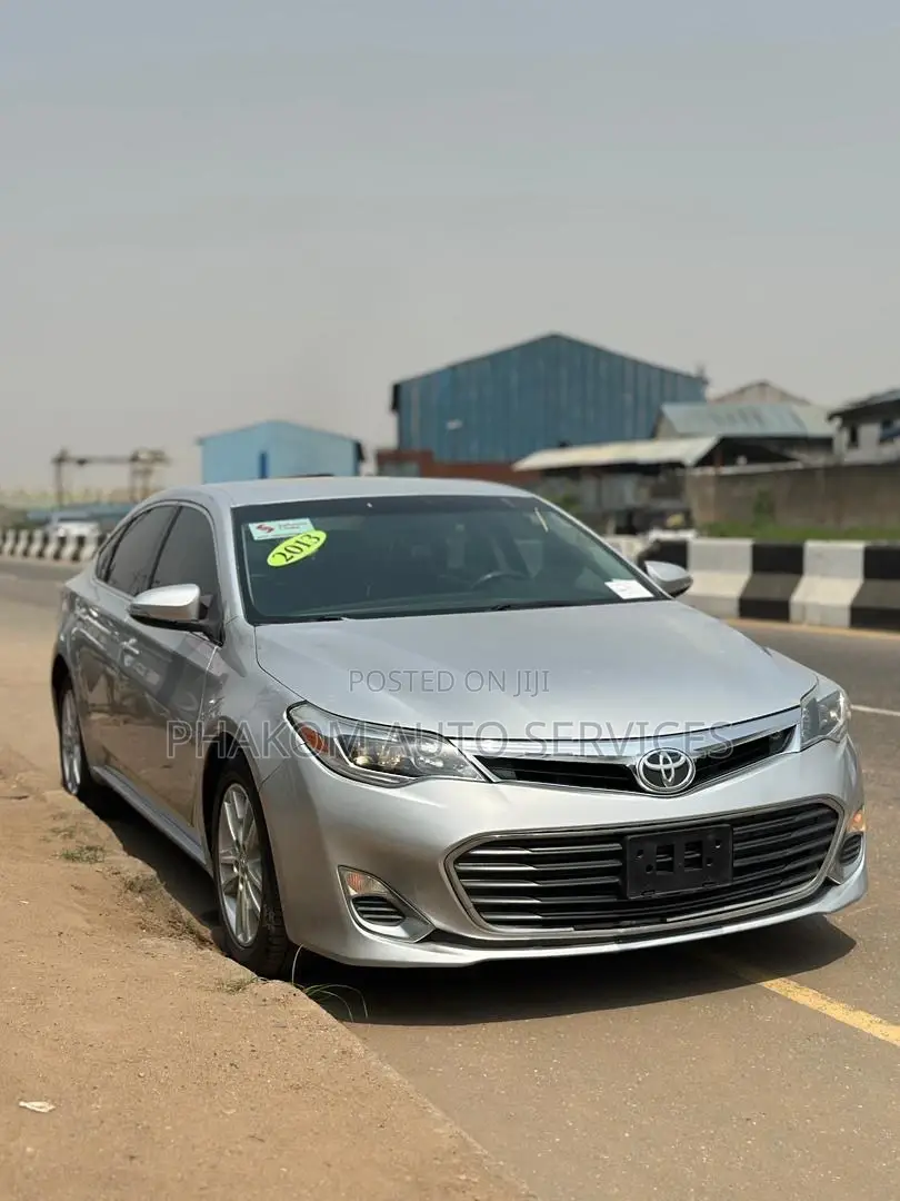 Toyota Avalon XLE Sedar FWD (3.5L 6cyl 6A) 2013 Silver