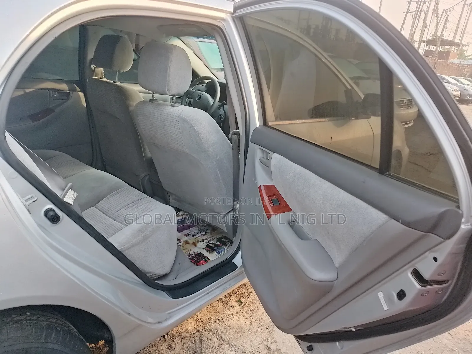 Toyota Corolla LE 2005 Silver