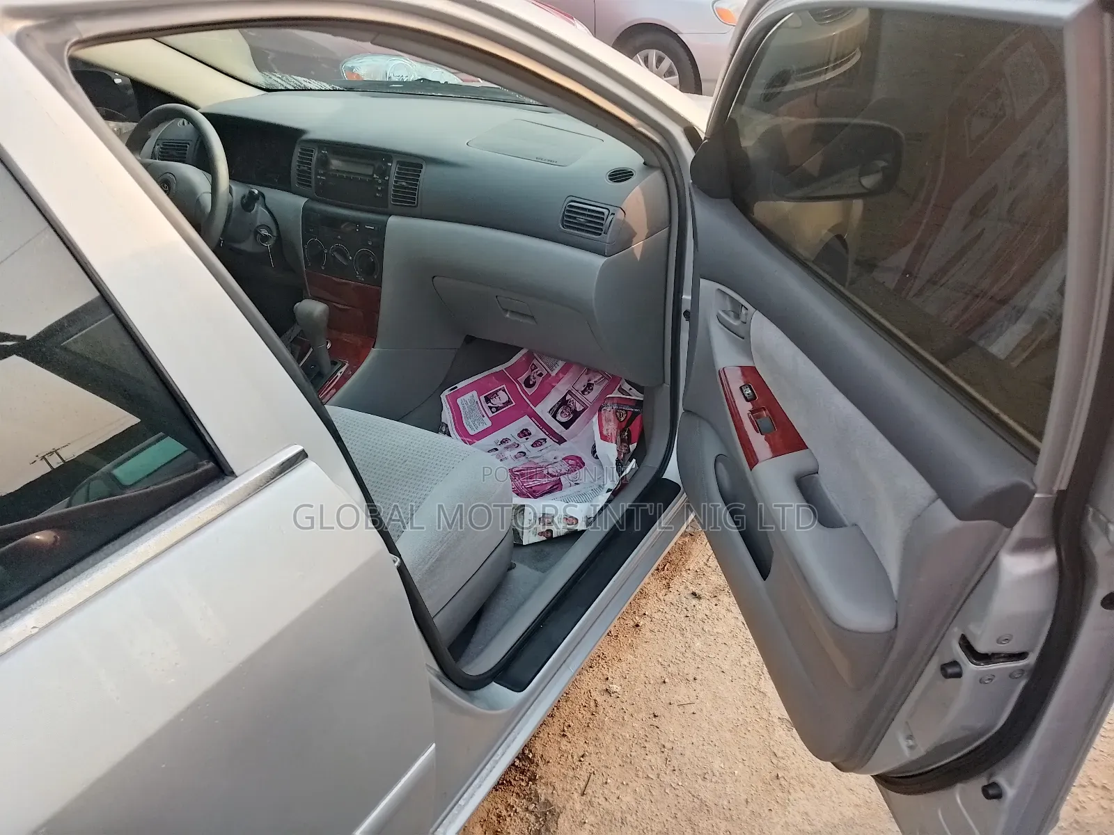 Toyota Corolla LE 2005 Silver