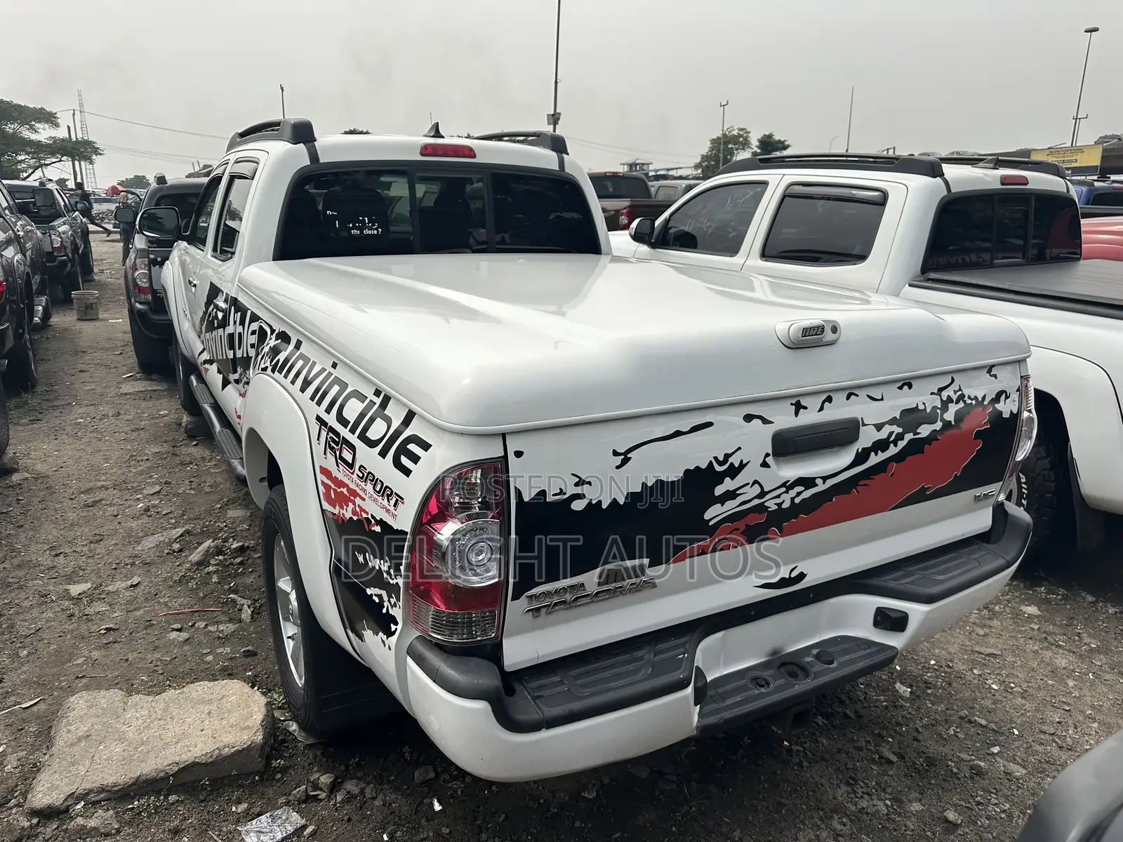Toyota Tacoma V6 4dr Access Cab 4WD 6.1 ft. SB (4.0L 6cyl 5A) 2015
