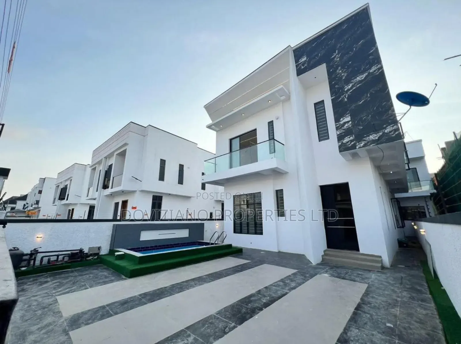 5bdrm Duplex in Ikota for sale