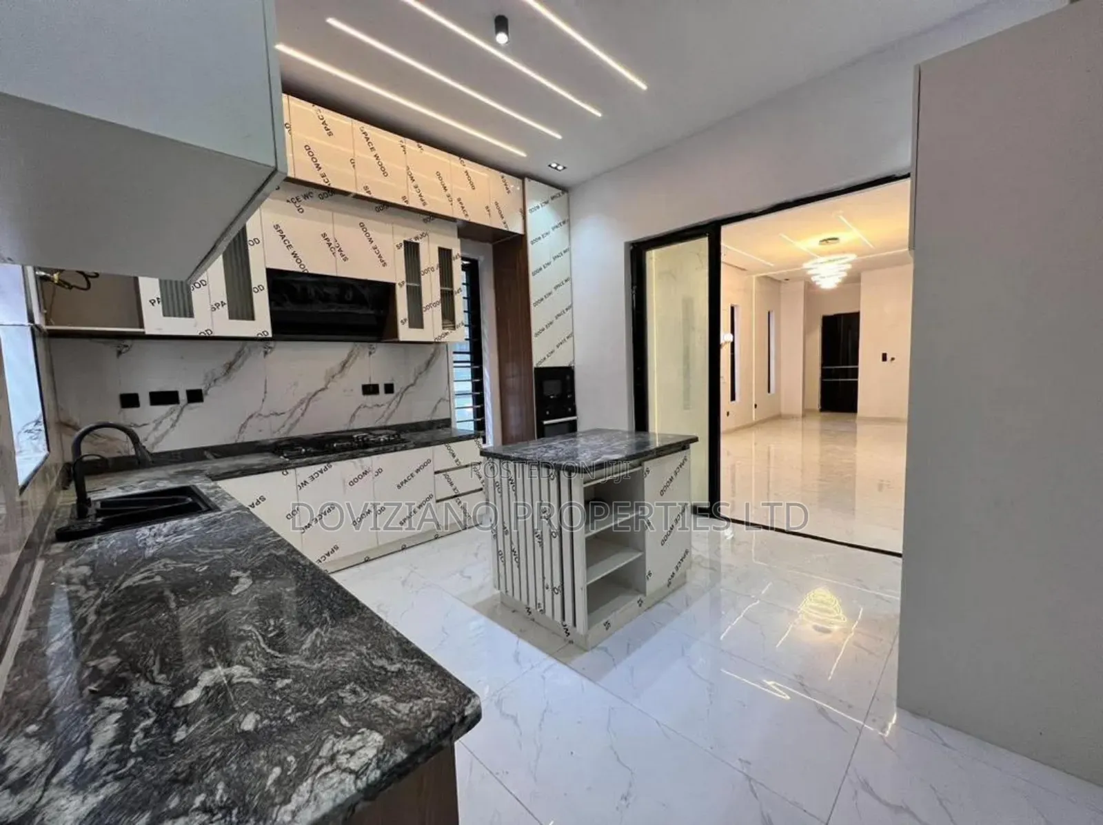 5bdrm Duplex in Ikota for sale