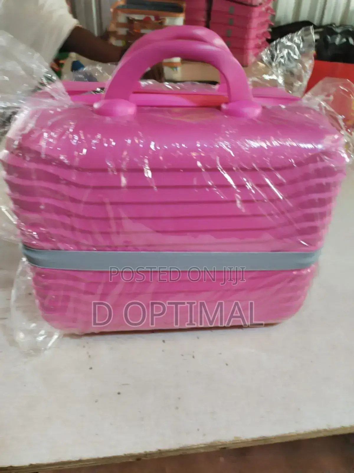 10 Piece of Kit Souvenir Hand Luggage.