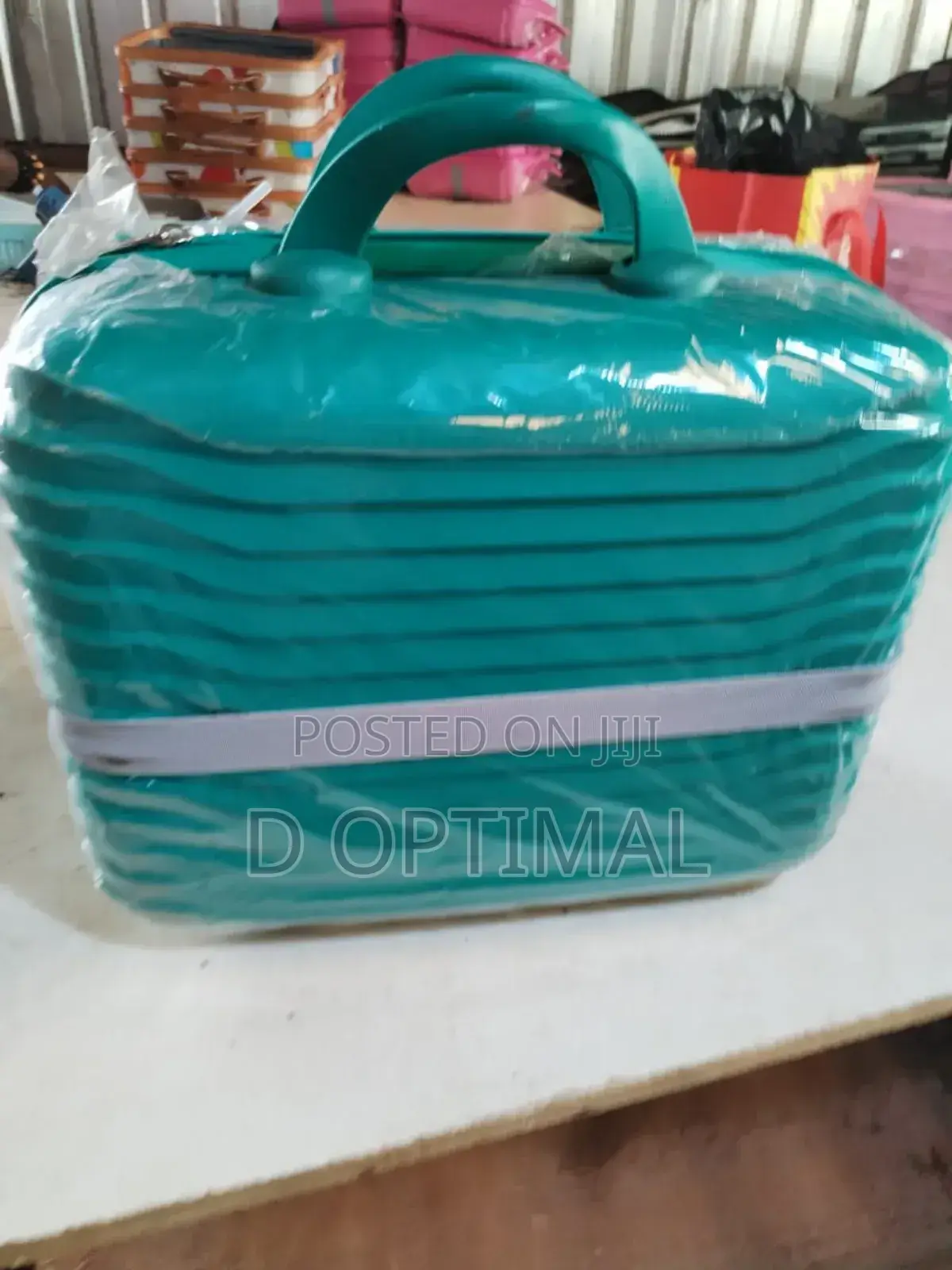 10 Piece of Kit Souvenir Hand Luggage.