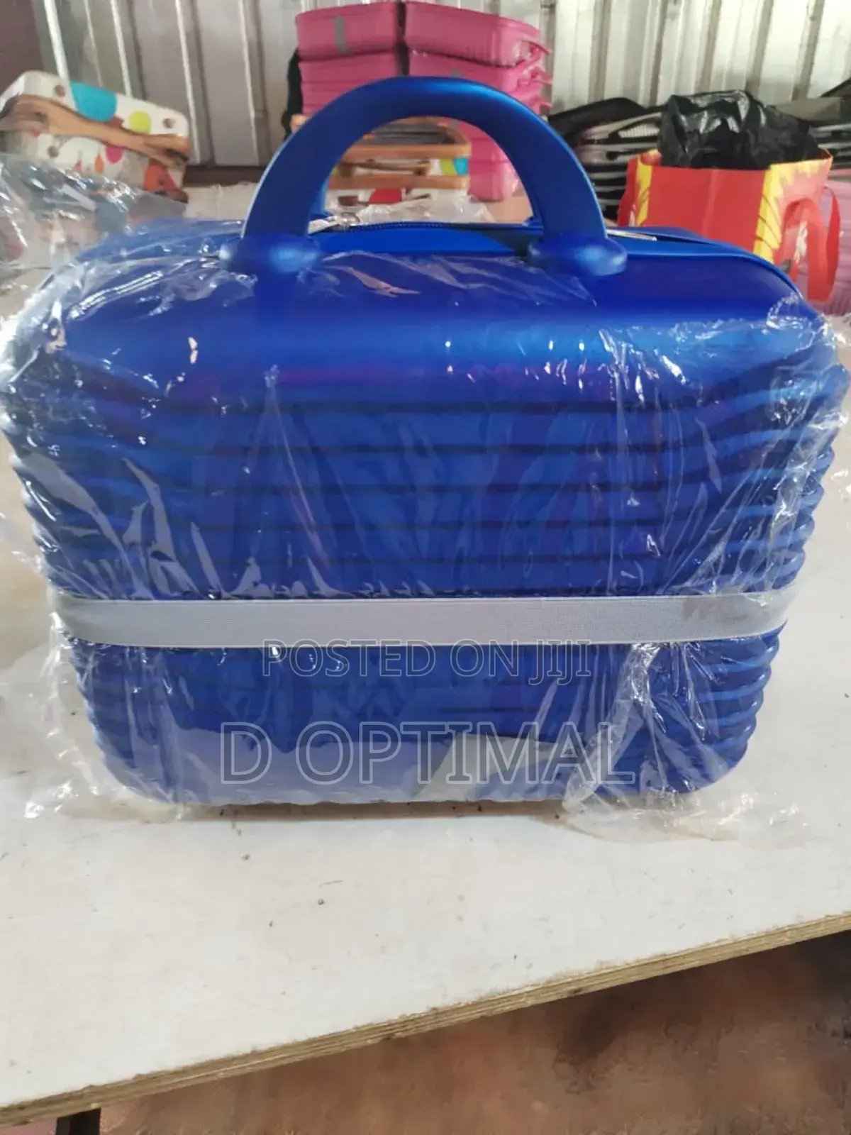10 Piece of Kit Souvenir Hand Luggage.