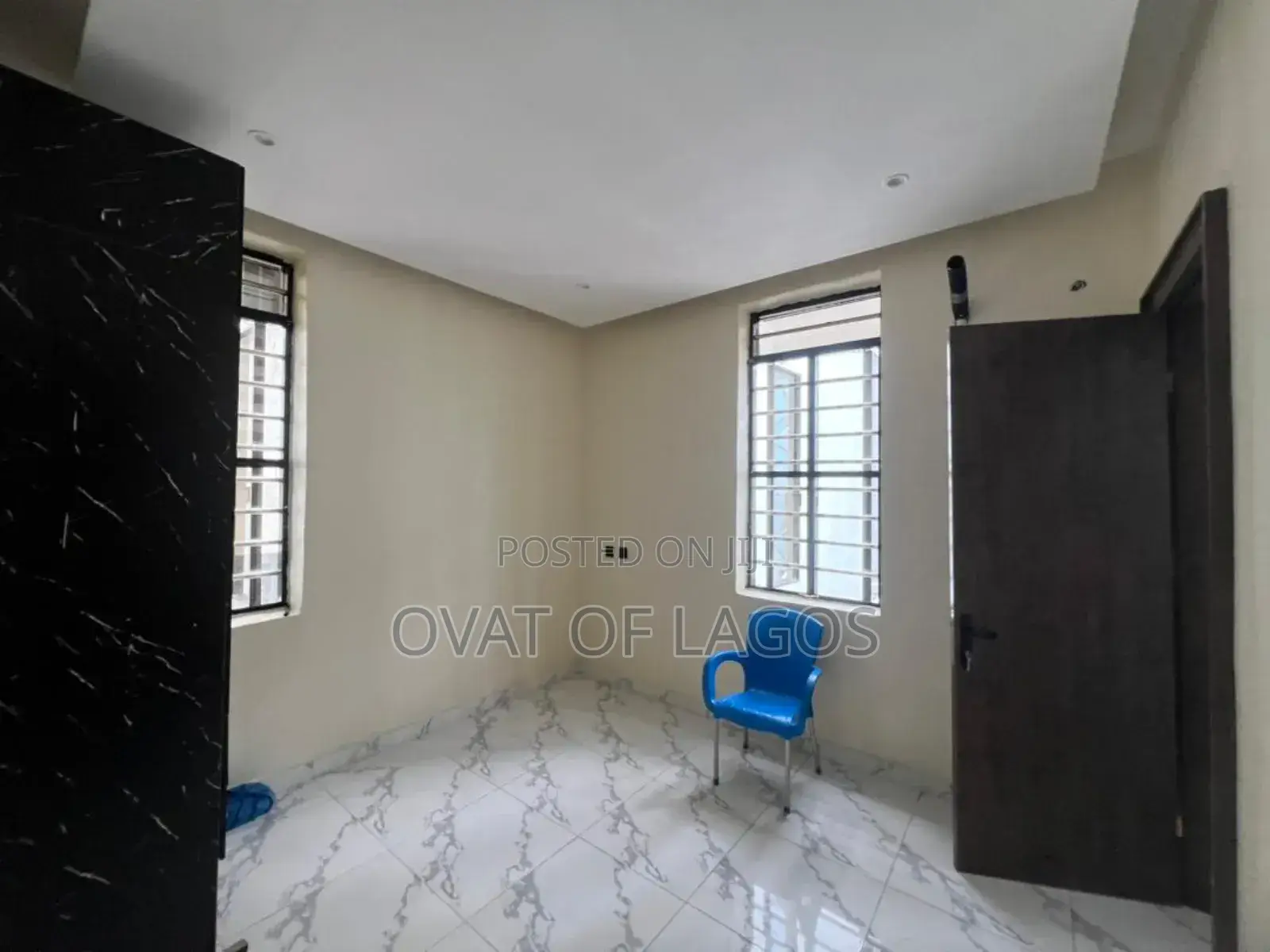 3bdrm Apartment in Lekki Phase 1 for sale