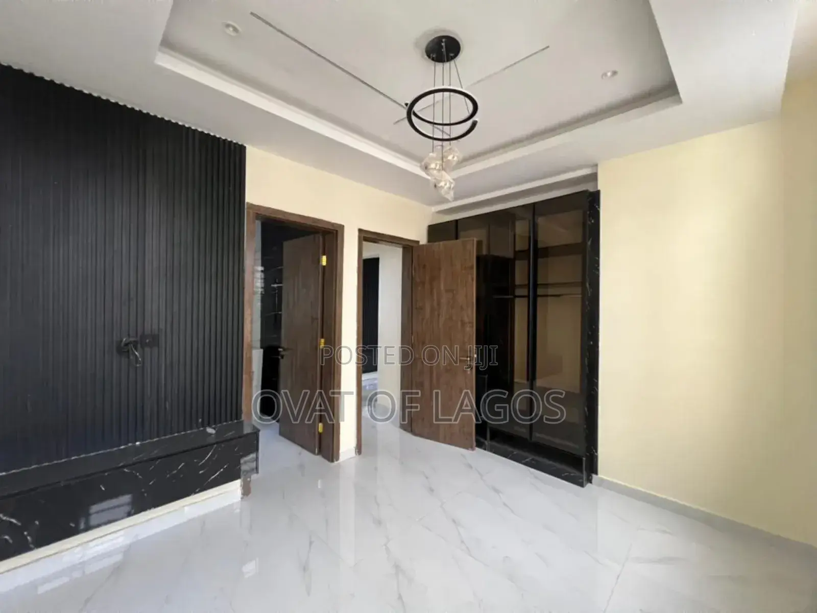 3bdrm Apartment in Lekki Phase 1 for sale