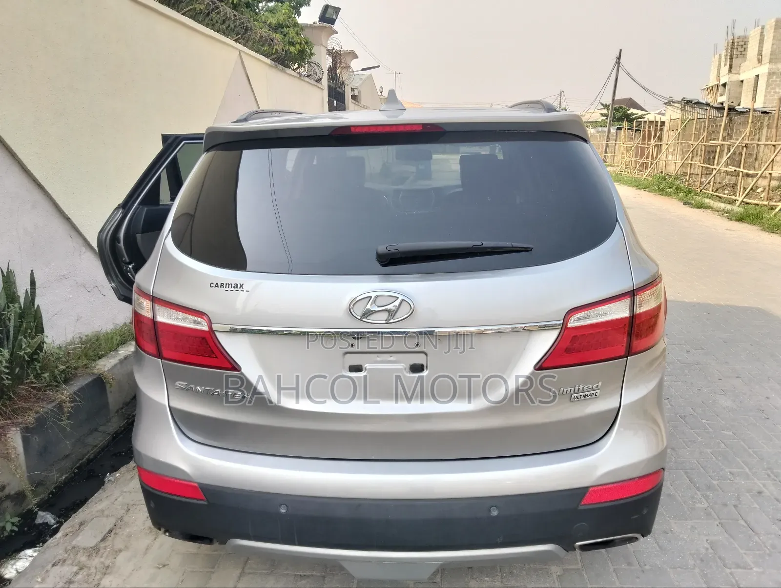 Hyundai Santa Fe Limited w/Saddle Interior 4dr SUV (3.3L 6cyl 6A) 2015