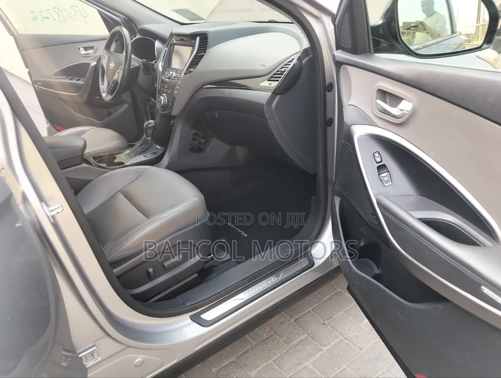 Hyundai Santa Fe Limited w/Saddle Interior 4dr SUV (3.3L 6cyl 6A) 2015