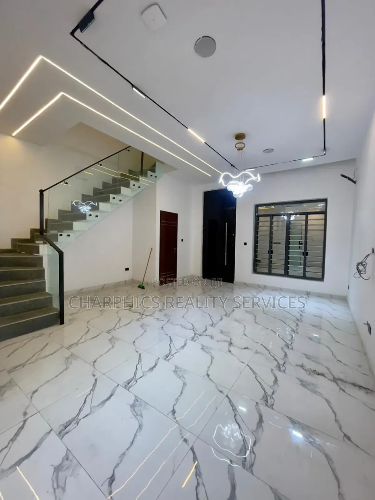 4bdrm Duplex in Osapa london for sale