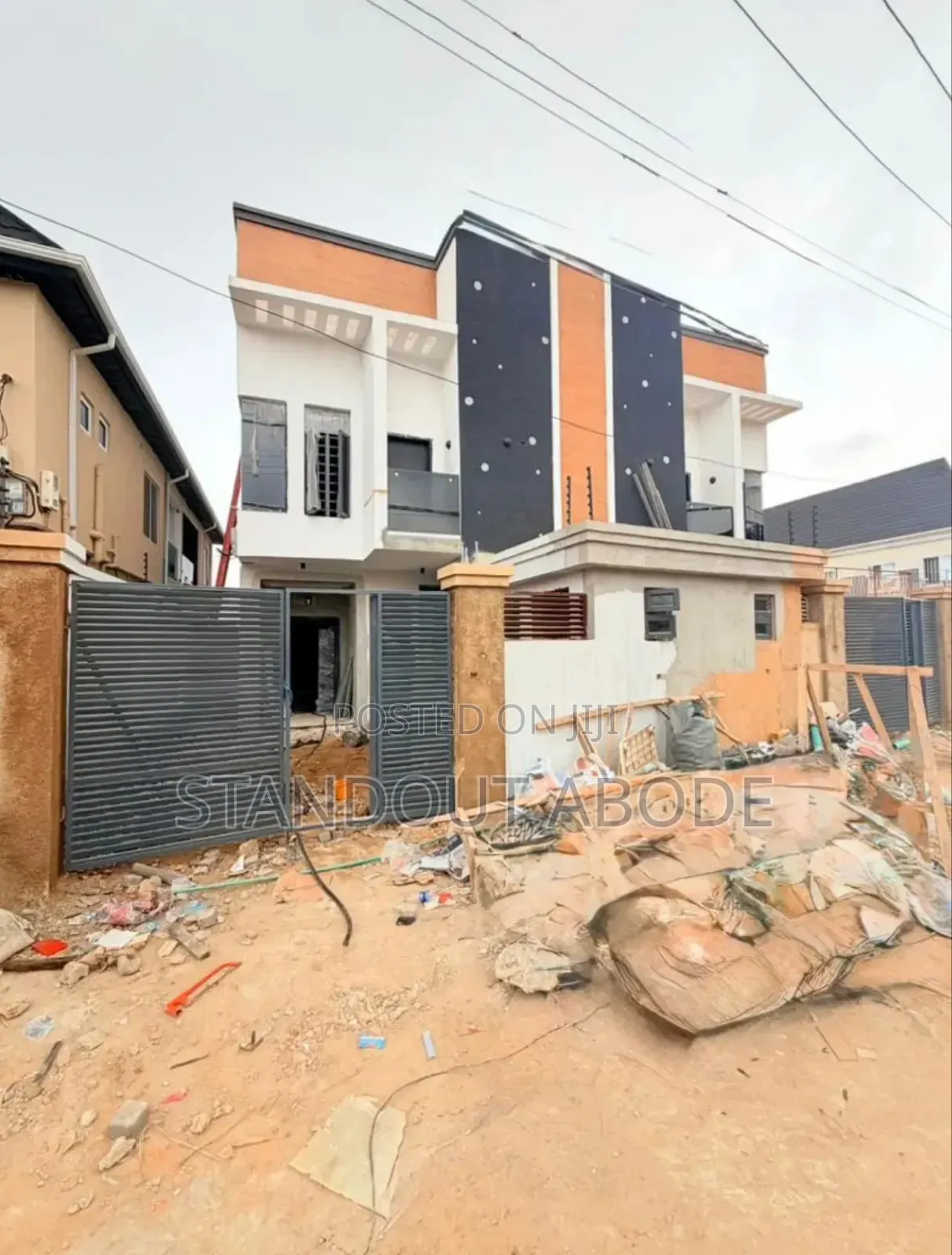 4bdrm Duplex in In A Secure Location, Surulere for sale