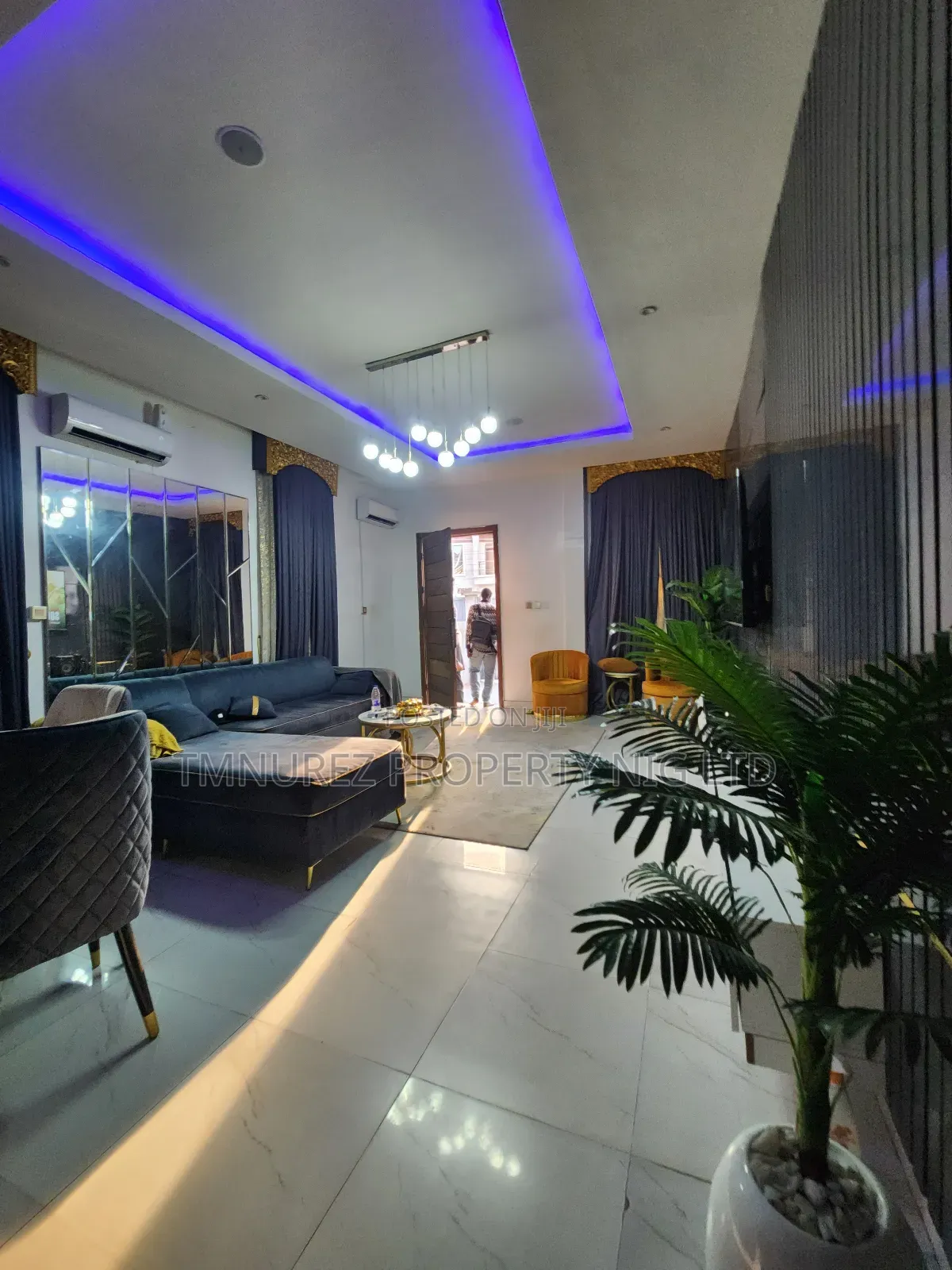 Furnished 4bdrm Duplex in Chevron for rent