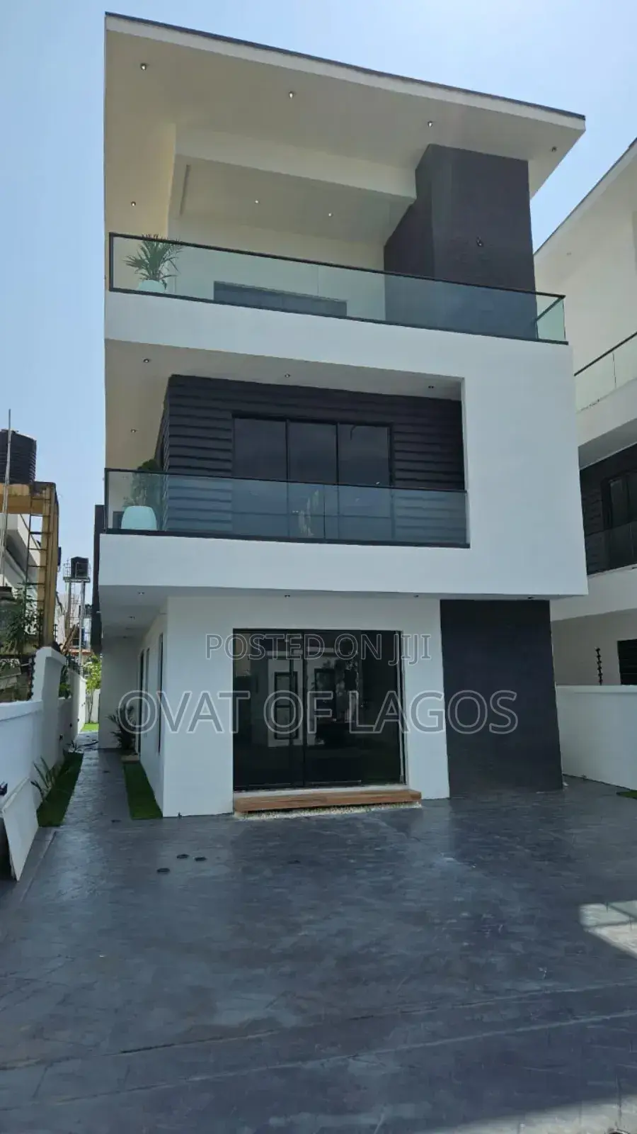 5bdrm Duplex in New Road Lekki for sale