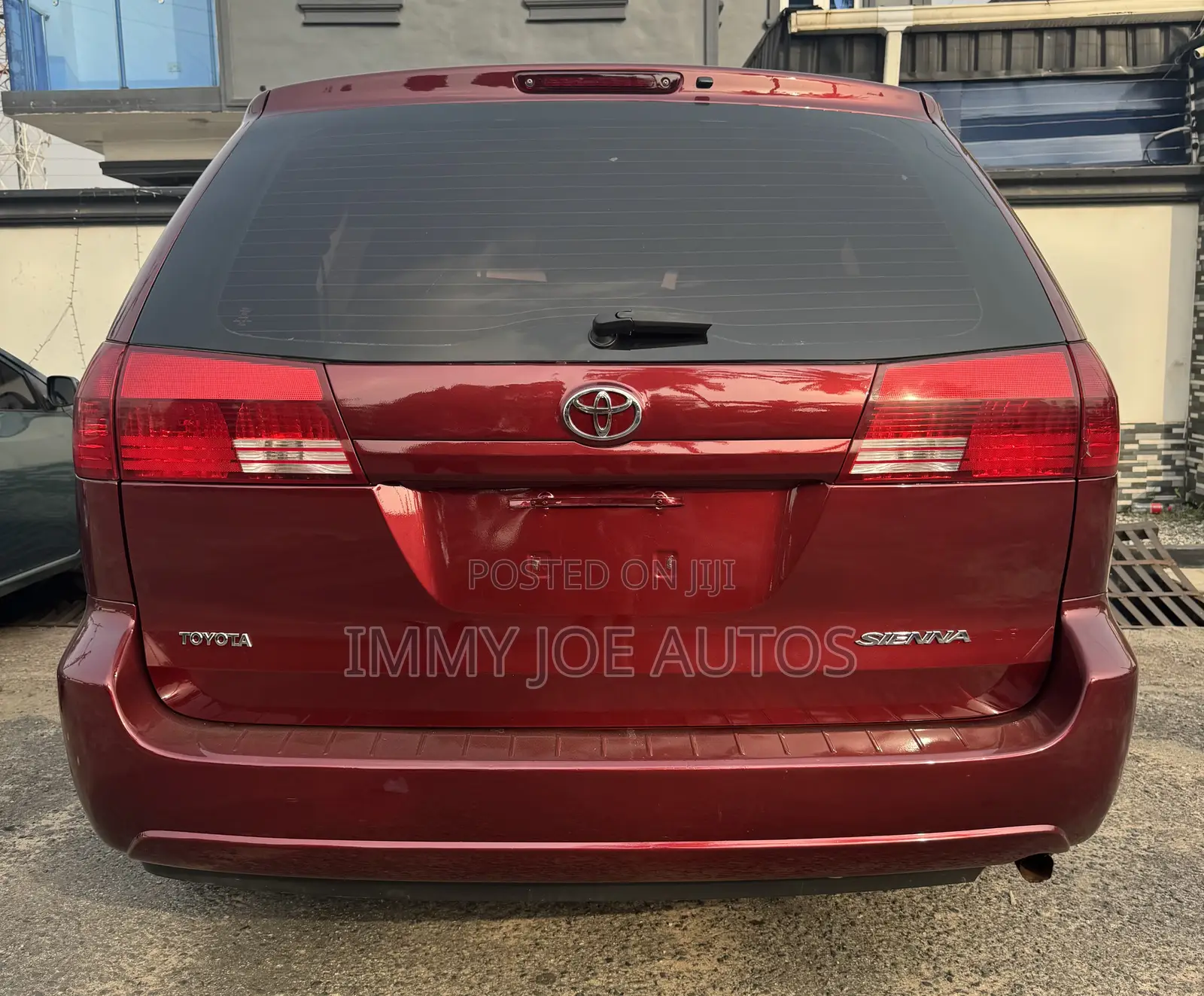 Toyota Sienna 2005 Red