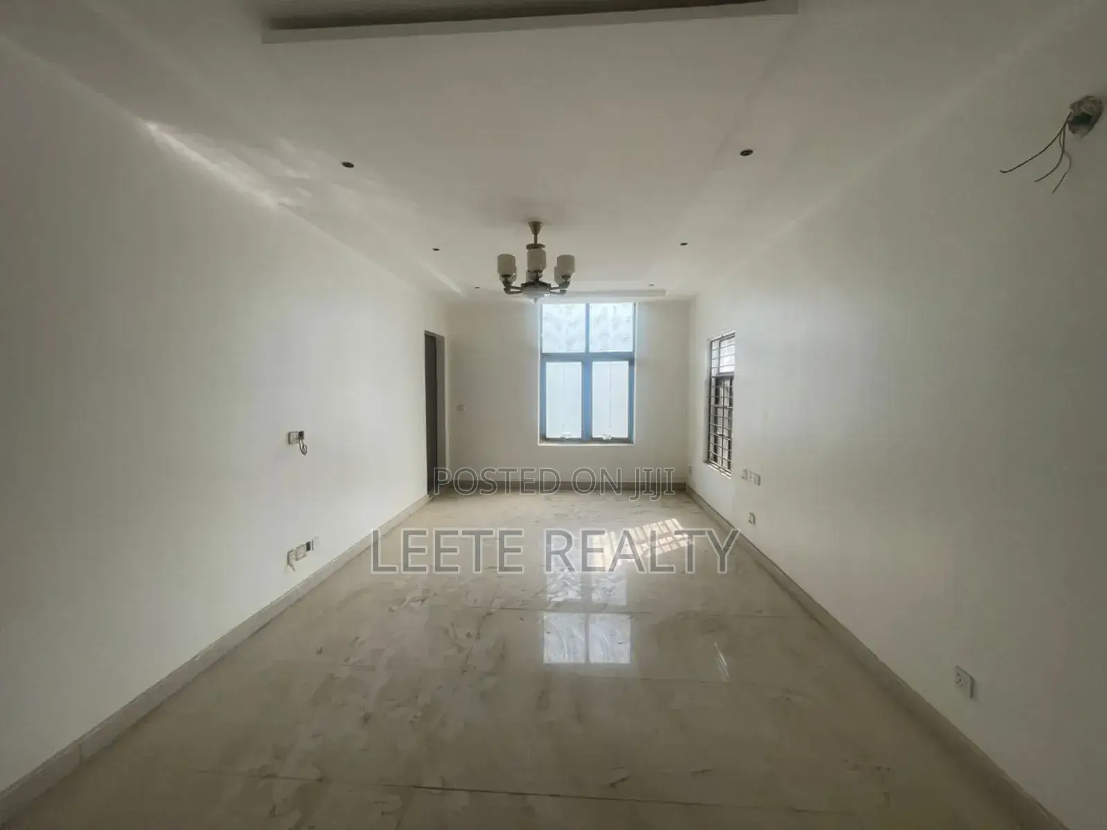 5bdrm Townhouse / Terrace in Utako for rent