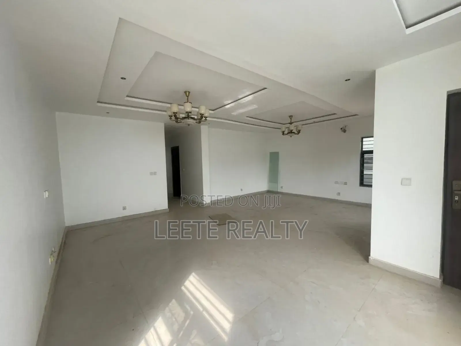 5bdrm Townhouse / Terrace in Utako for rent