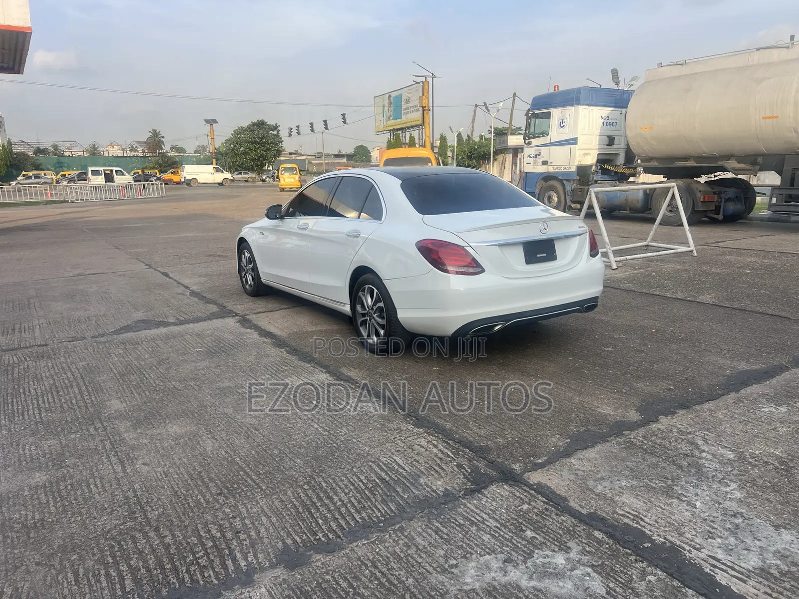 Mercedes-Benz C300 2016 White