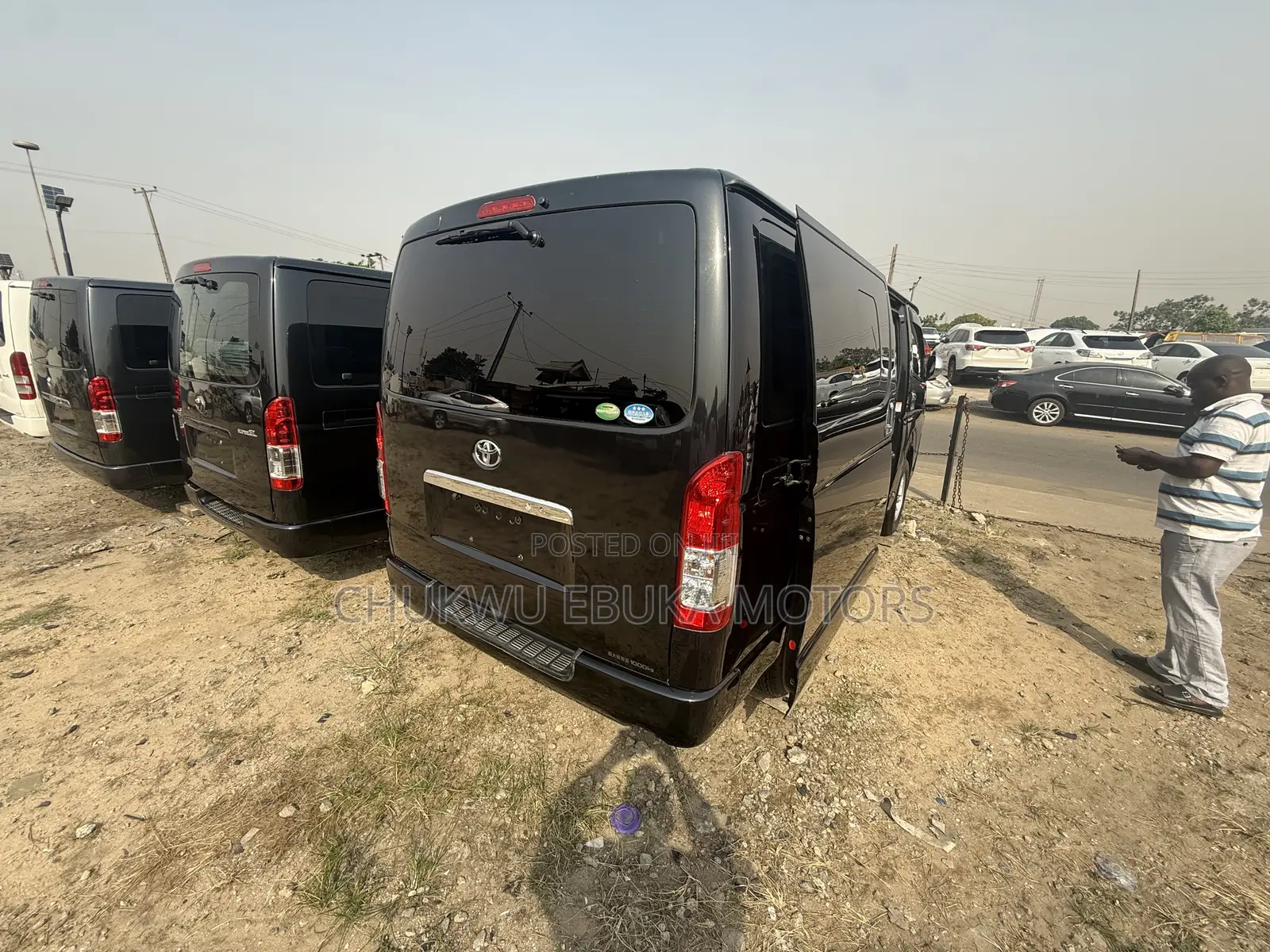Toyota HiAce 2015 Black