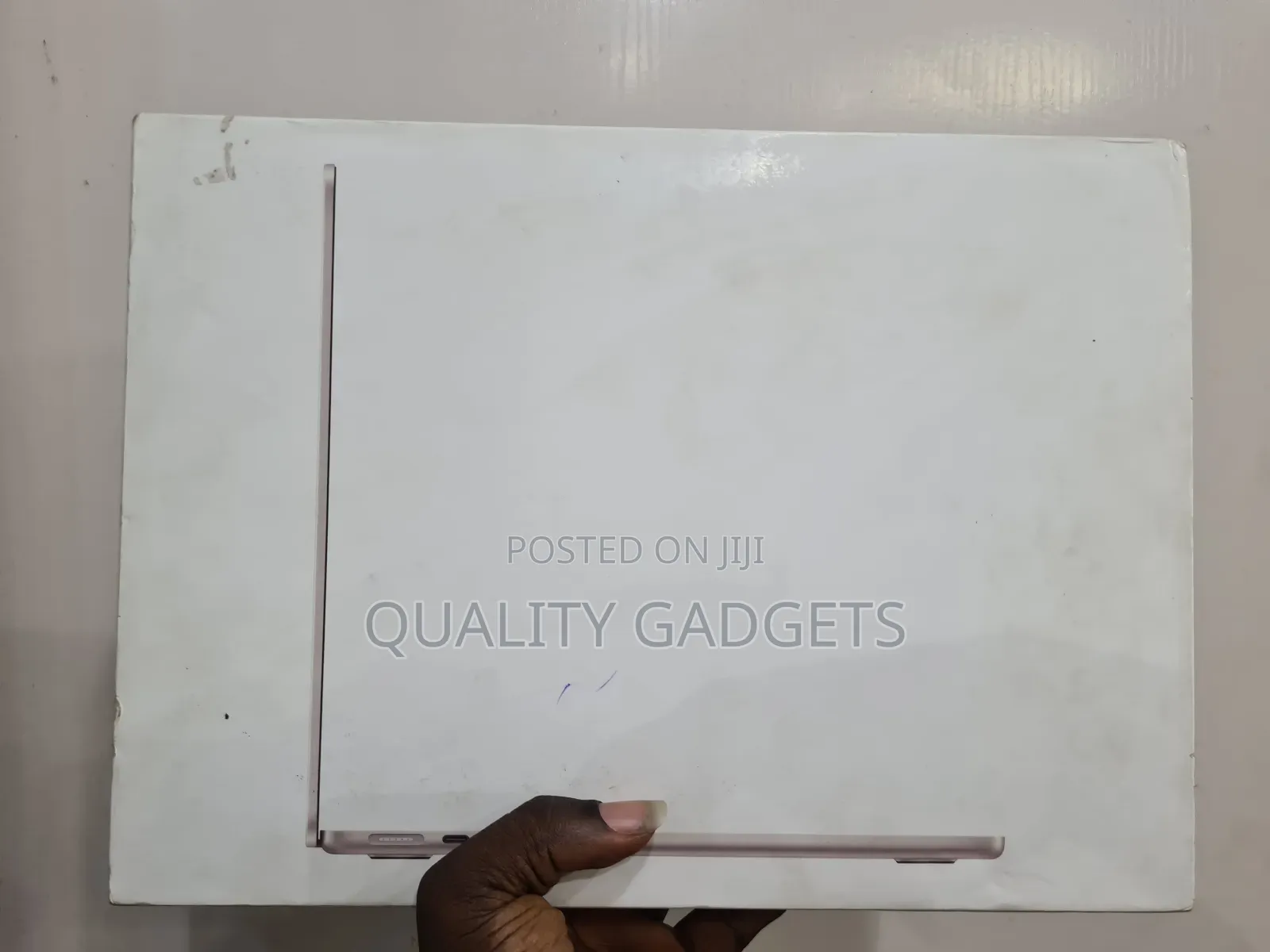 New Laptop Apple MacBook Air 2025 M4 13-inch 16GB Apple M4 SSD 256GB