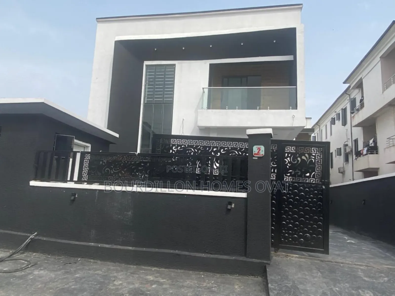 5bdrm Duplex in Harris Drive By Vgc for sale