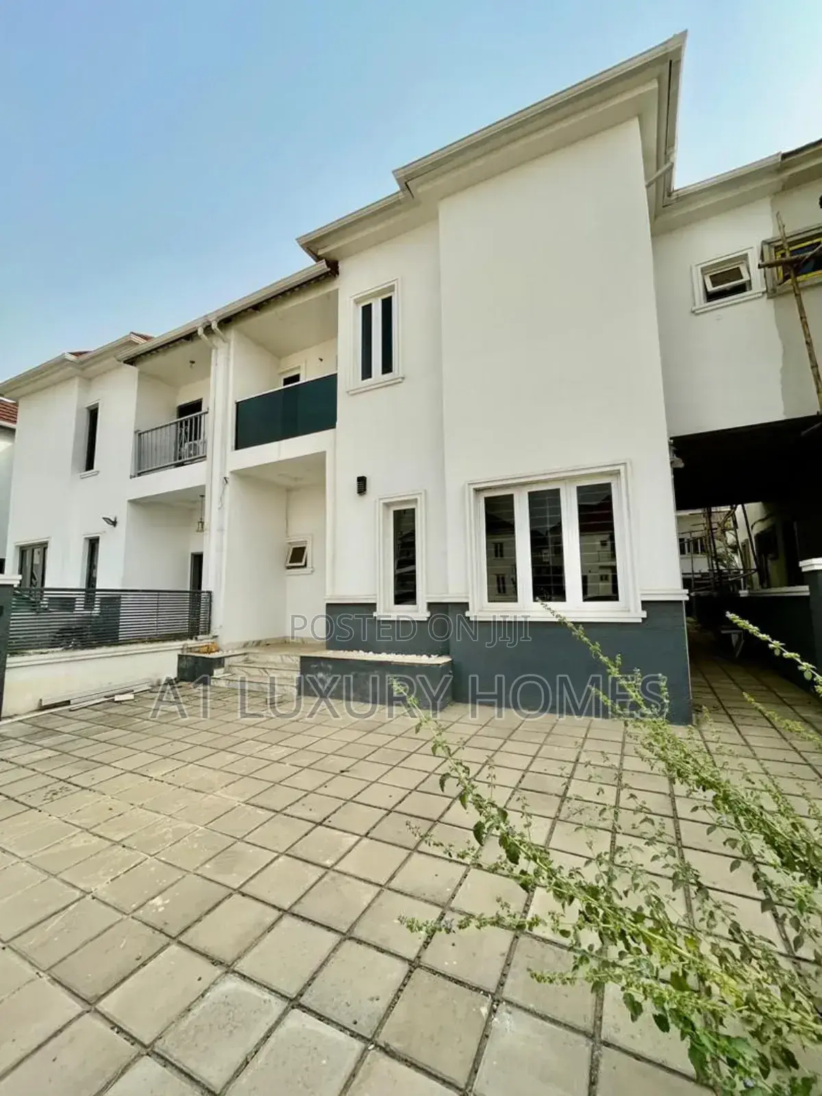4bdrm Duplex in Idu Industrial for rent