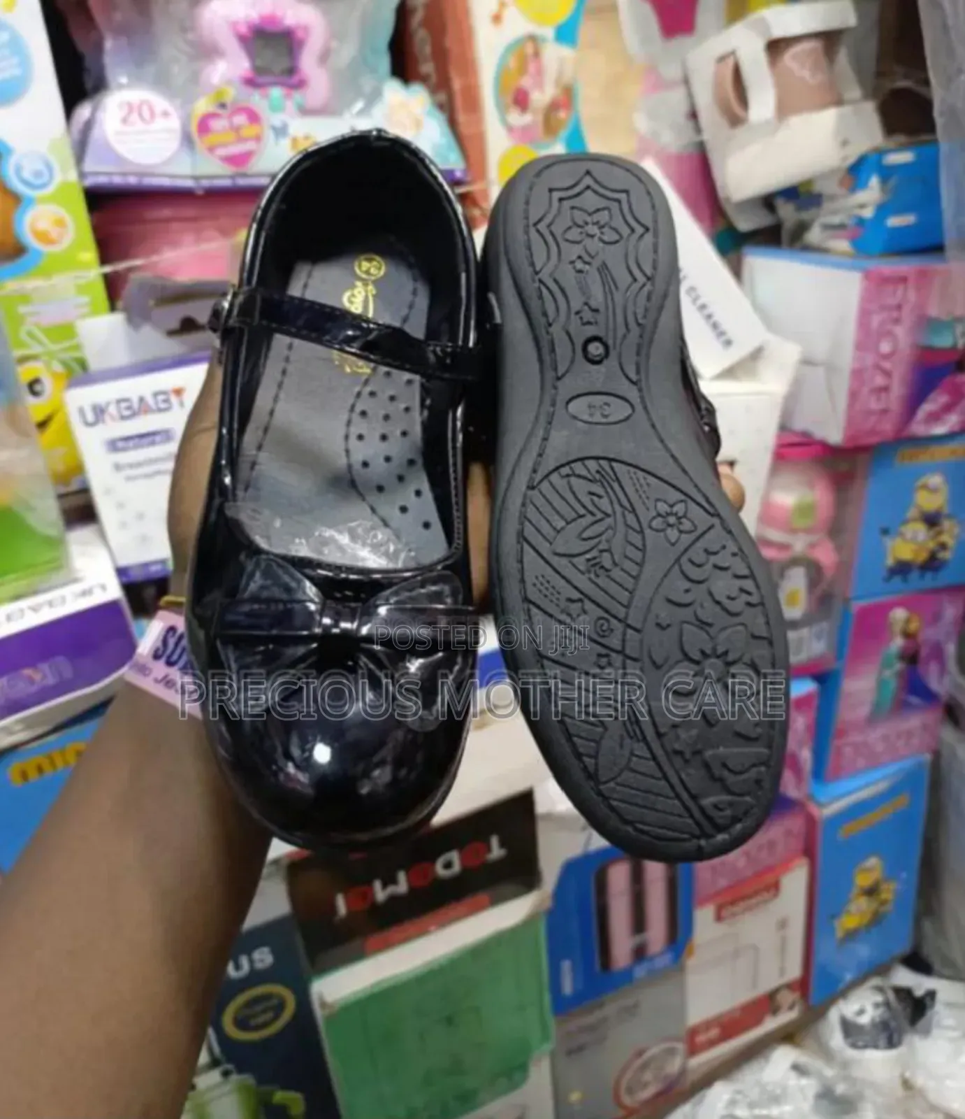 Children and Teenagers School Shoe Ams