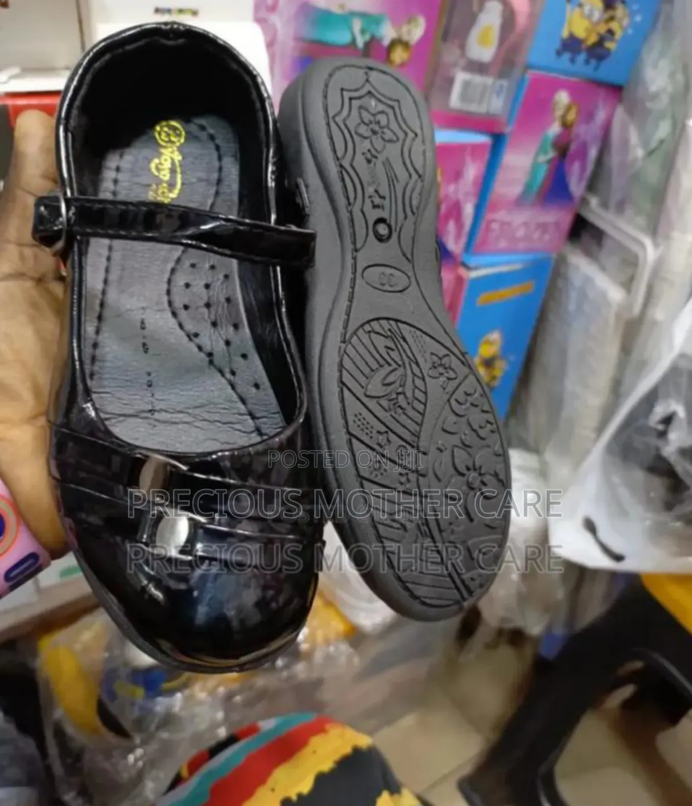 Children and Teenagers School Shoe Ams